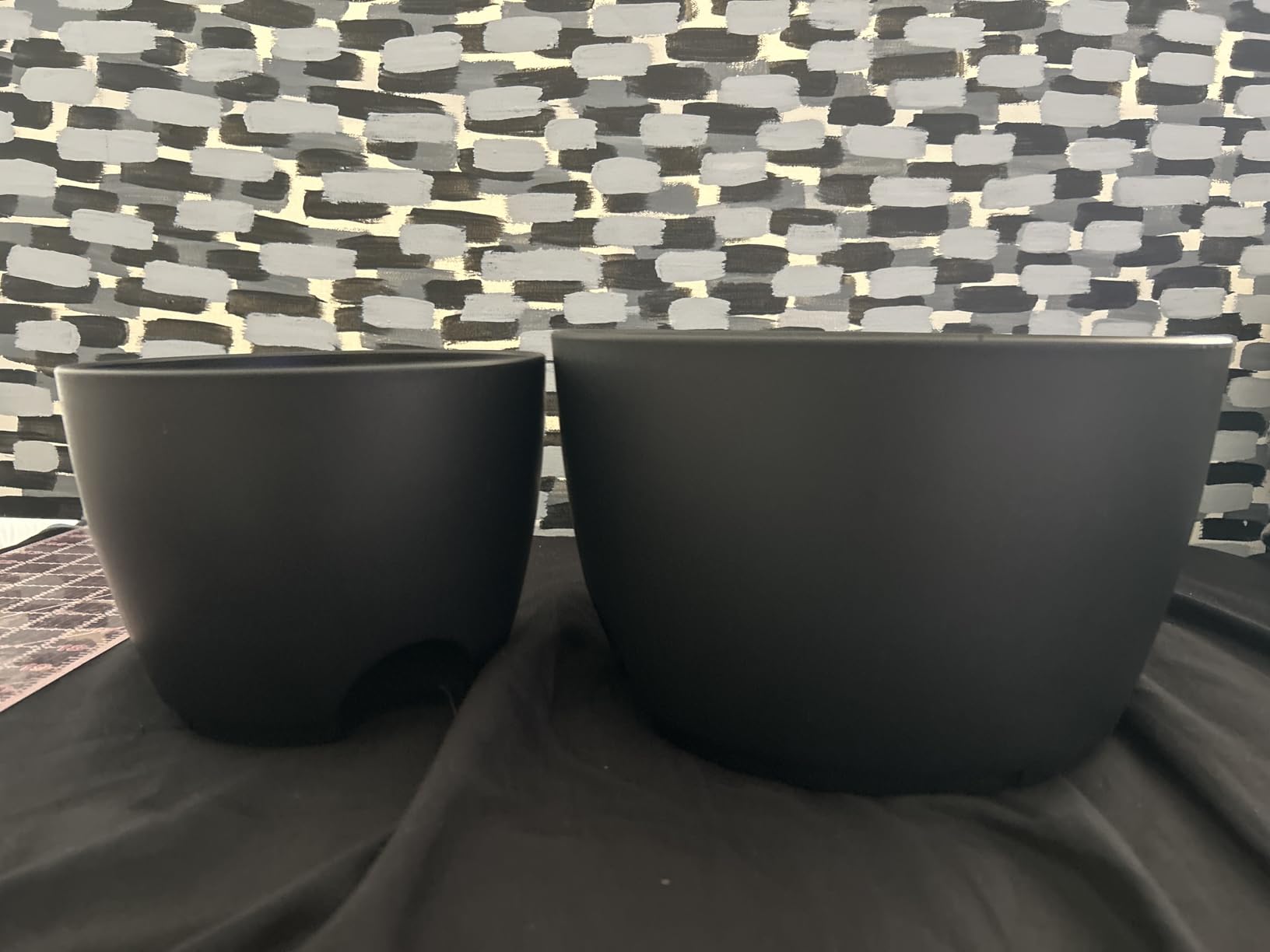 QRRICA 7/7.5/8/9/10 Inch Self Watering Pots for Indoor/Outdoor Plants customer photo 2