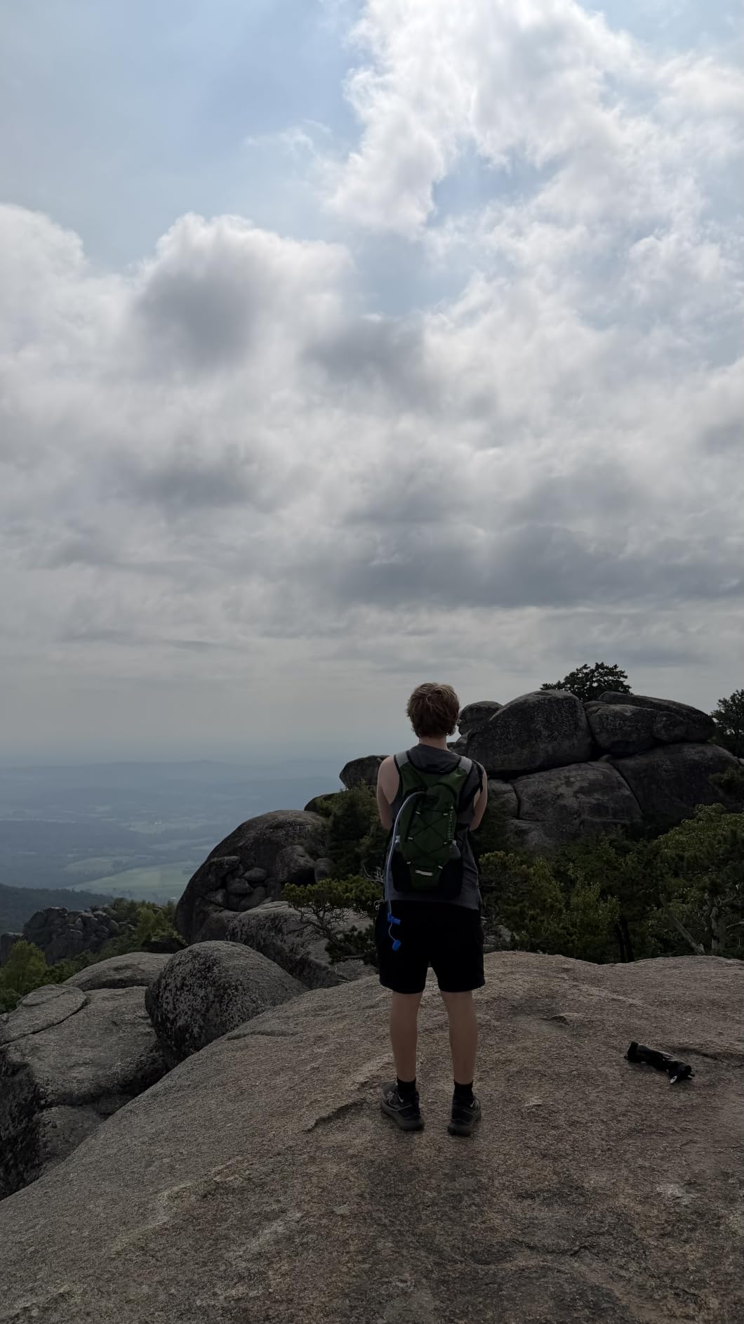Lightweight Hydration Backpack, Running Backpack with 2L Water Bladder customer photo 2
