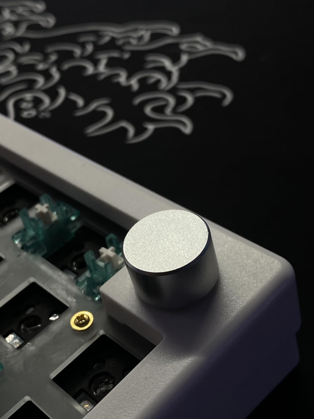 BOYI GMK67 Barebones Keyboard Kit, VIA Programmable Custom BT5.0/2.4GHz/Type-C Tri-Mode Gasket Mounted Hot Swap RGB 4000mAh Wireless 65% Mechanical Gaming Keyboard DIY Kit with Knob (White) customer photo 2