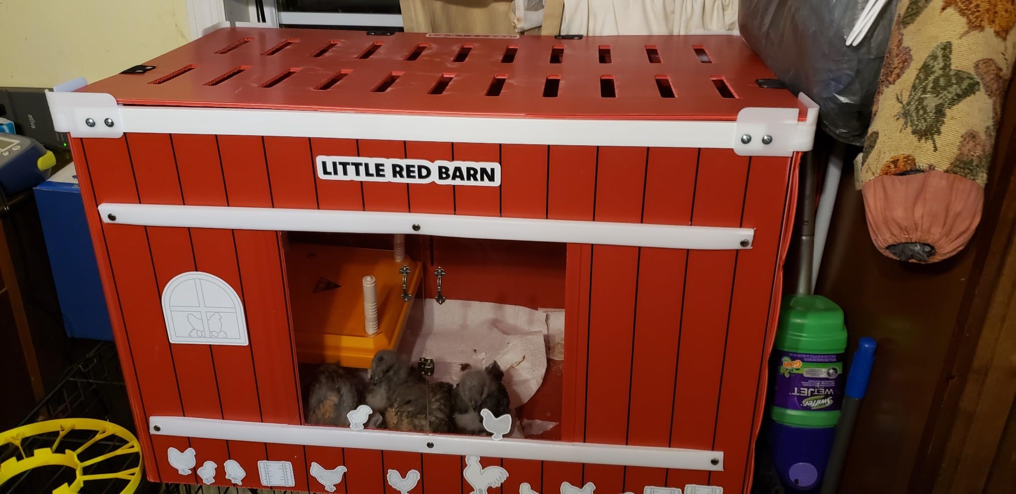 RentACoop Little Red Barn Chick Brooder customer photo 2