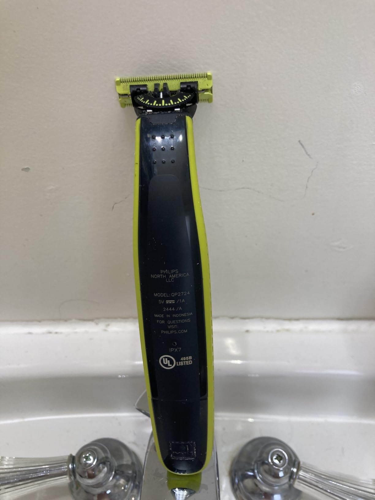 Philips Norelco OneBlade 360 Hybrid Face Trimmer and Shaver, 5 Length Comb customer photo 2