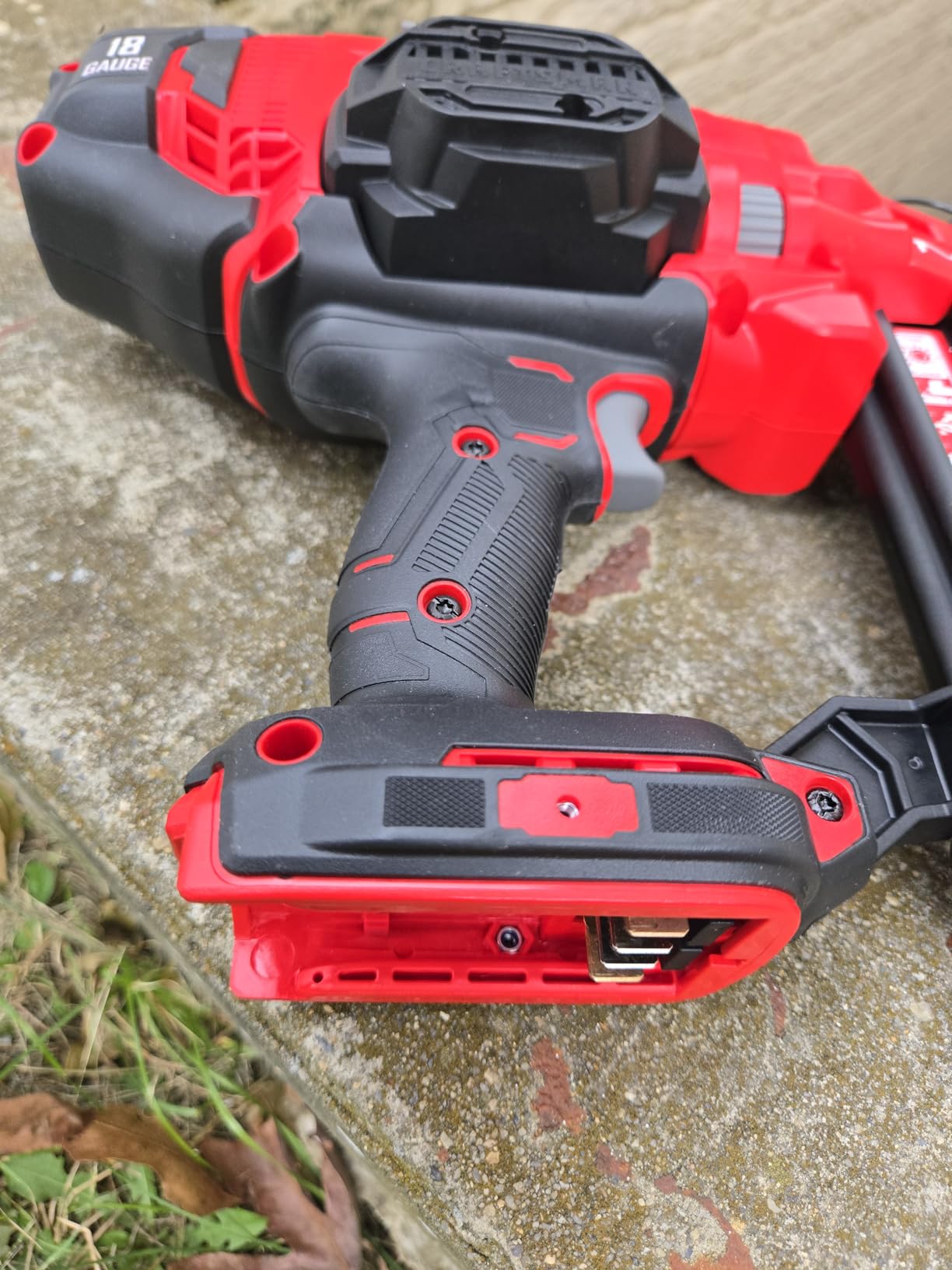 CRAFTSMAN V20 Brad Nailer, 18GA, Cordless, Bare Tool Only (CMCN618B) customer photo 2