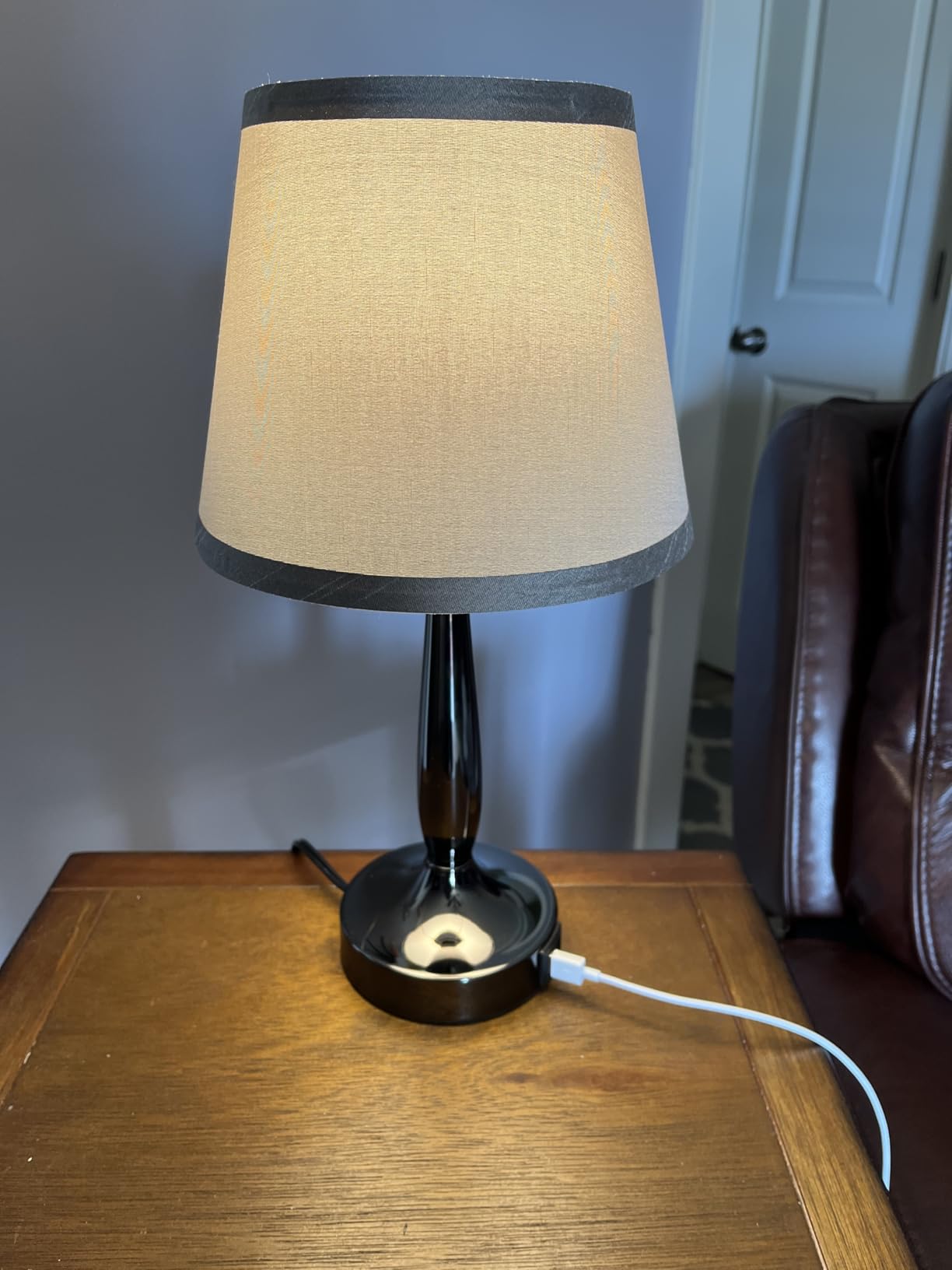 Kakanuo Touch Table Lamp for Bedroom, Small Bedside Lamp with USB C Charging Port, 3 Way Dimmable Touch Control Nightstand Lamp for Living Room and Office, LED Bulb Included customer photo 1