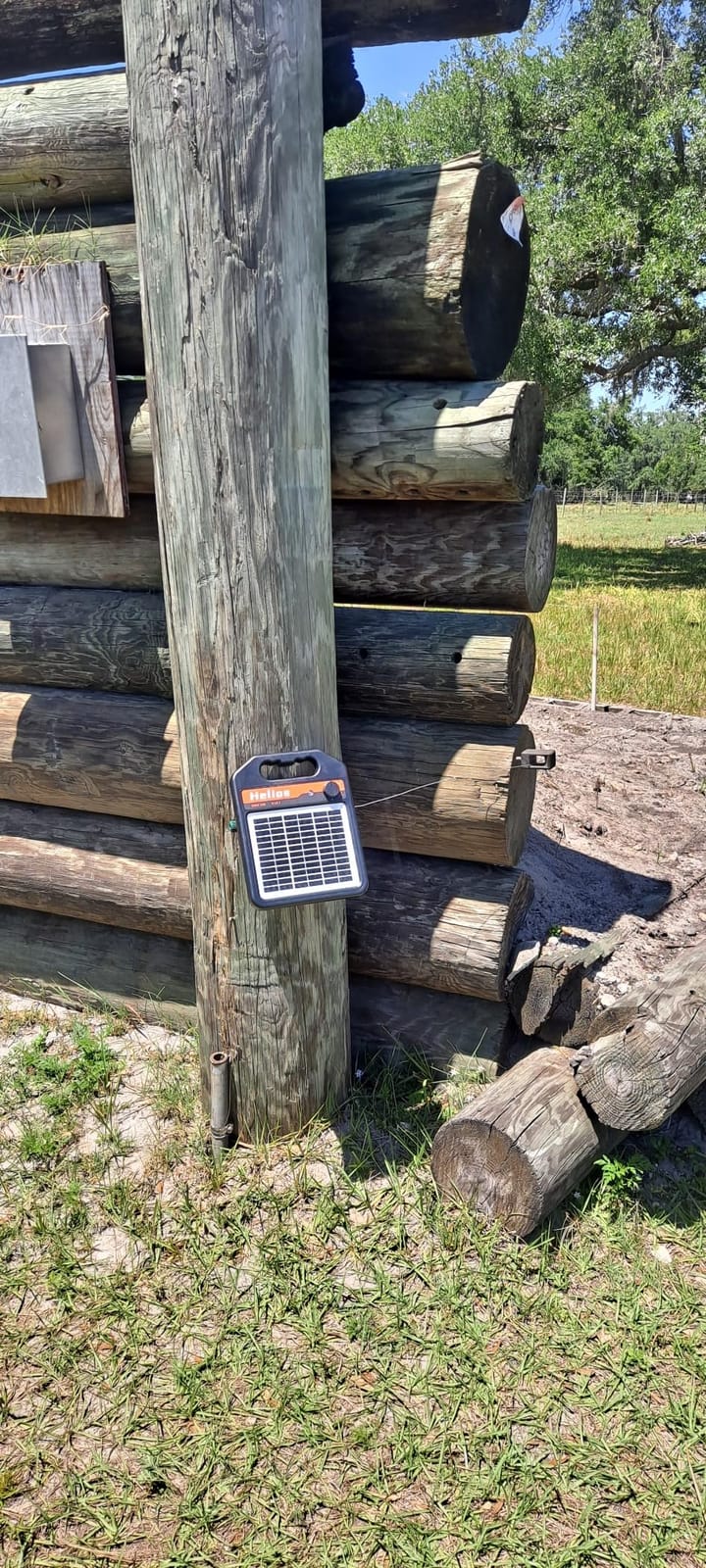 MINI160 2 Miles Solar Fence Charger, 0.16 Joule Solar Electric Fence Charger for Livestock, Pigs, Horses, Cattle Sheep, Solar Powered Electric Fence with Day or Night Mode, Easy Installation customer photo 2