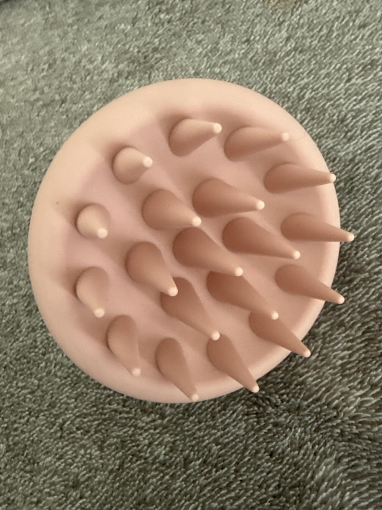 Sndyi Silicone Scalp Massager Shampoo Brush, Hair Scrubber with Soft Silicone Bristles, Scalp Scrubber/Exfoliator for Dandruff Removal, Wet Dry Scalp Brush for Hair Growth & Scalp Care, Oatmeal customer photo 2