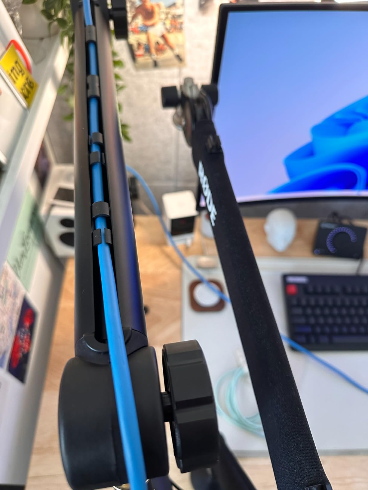 Shure by Gator Deluxe Broadcast Desktop Mic Boom Arm (SH-BROADCAST1) - Fully adjustable with quiet 360-degree arm for podcasts and streaming, Compatible with MV7 & SM7B customer photo 1