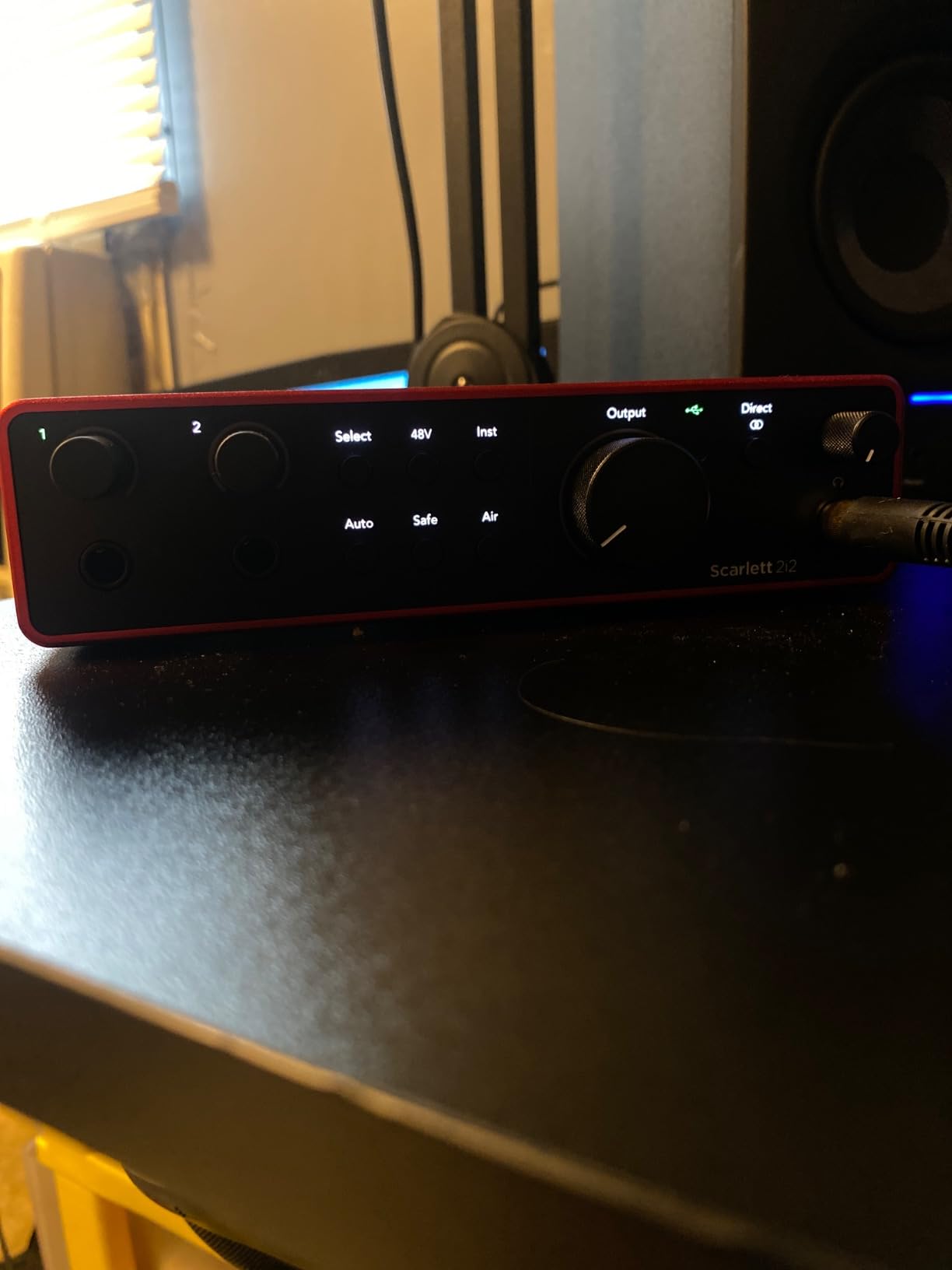 Focusrite Scarlett 2i2 4th Gen USB-C Audio Interface | 2 Mic Preamps, 2 Hi-Z Instrument Inputs, 24-Bit/192kHz, 120dB Dynamic Range, Auto Gain, Clip Safe, Air Modes customer photo 1