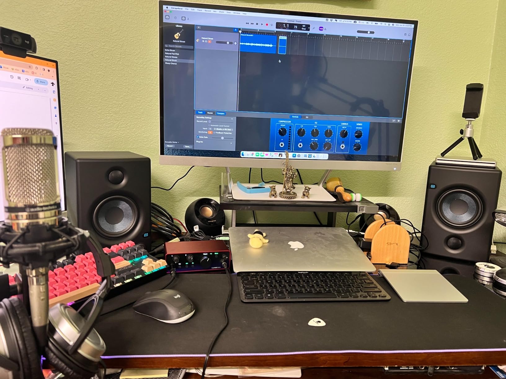 Focusrite Scarlett Solo 4th Gen USB-C Audio Interface | 1 XLR Mic Preamp, 1 Hi-Z Instrument Input, 24-Bit/192kHz, 120dB Dynamic Range, Air Modes, PC/Mac/iPad Compatible customer photo 1