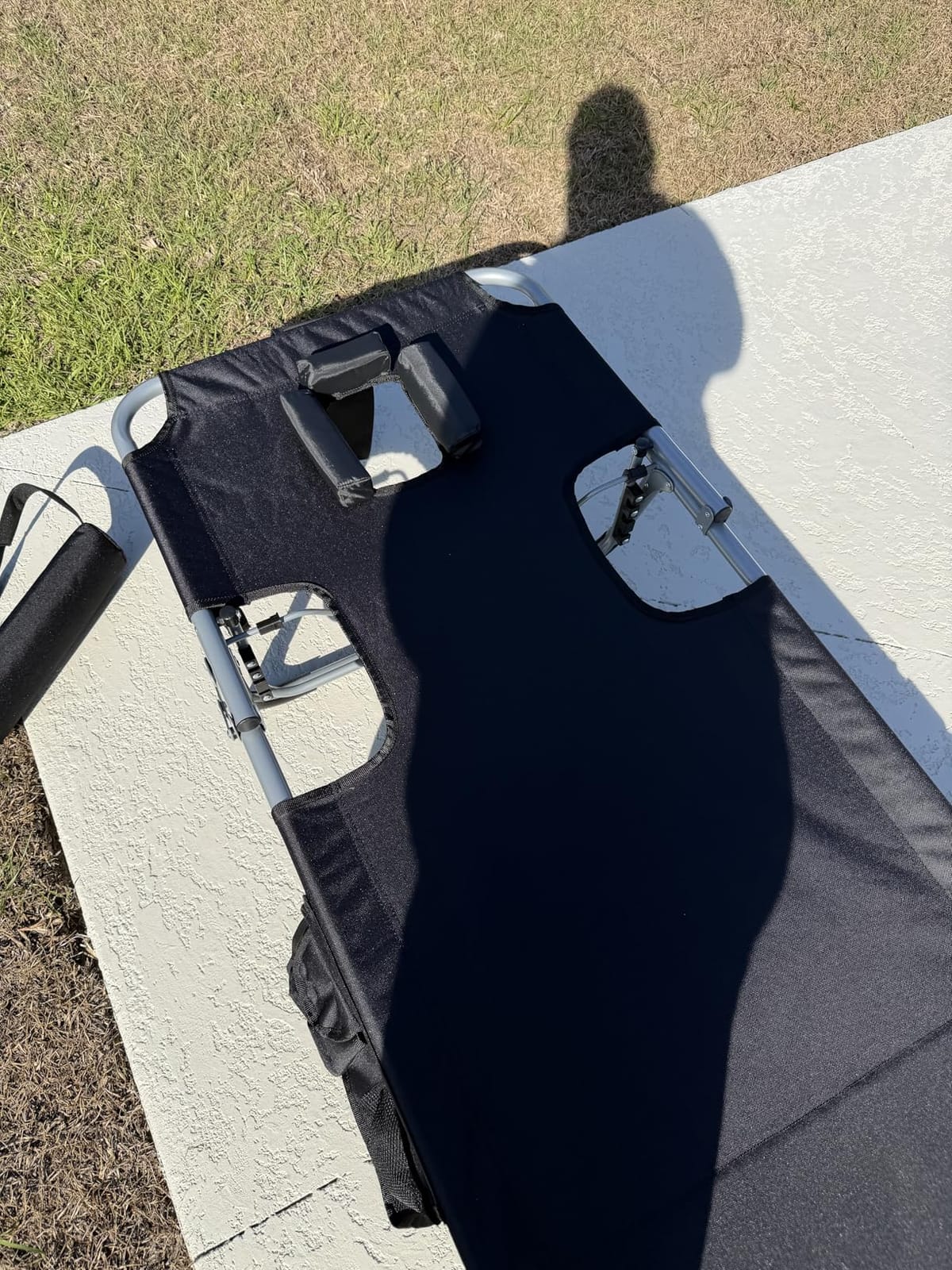 COSTWAY Tanning Chair with Face Hole, Folding Beach Lounge Chair customer photo 2