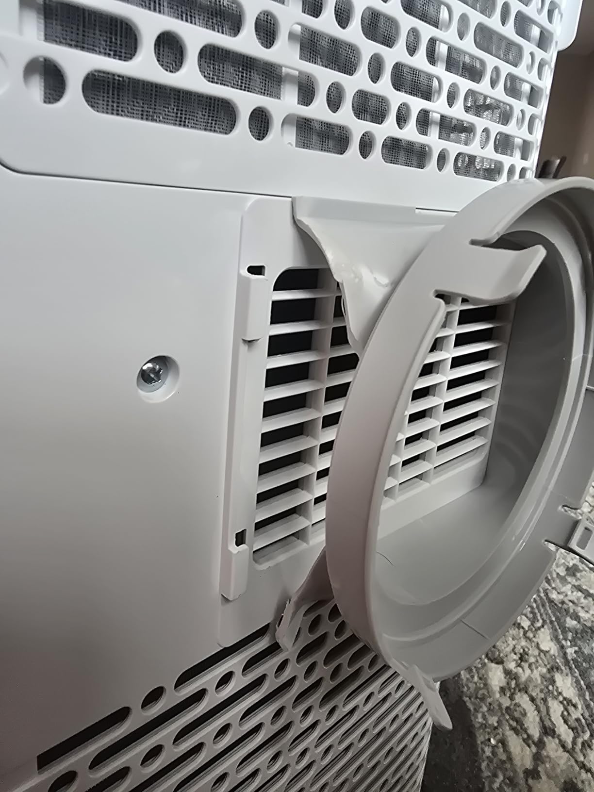 Hisense Portable Air Conditioner 5000-BTU DOE (115-Volt) White Vented, Remote control, Cools 150-sq ft, 24 Hour Timer, 3-modes (Cooling, Fan, Dehumidifier), Noise Level dB 47 - AP0522CR1W (Renewed) customer photo 2