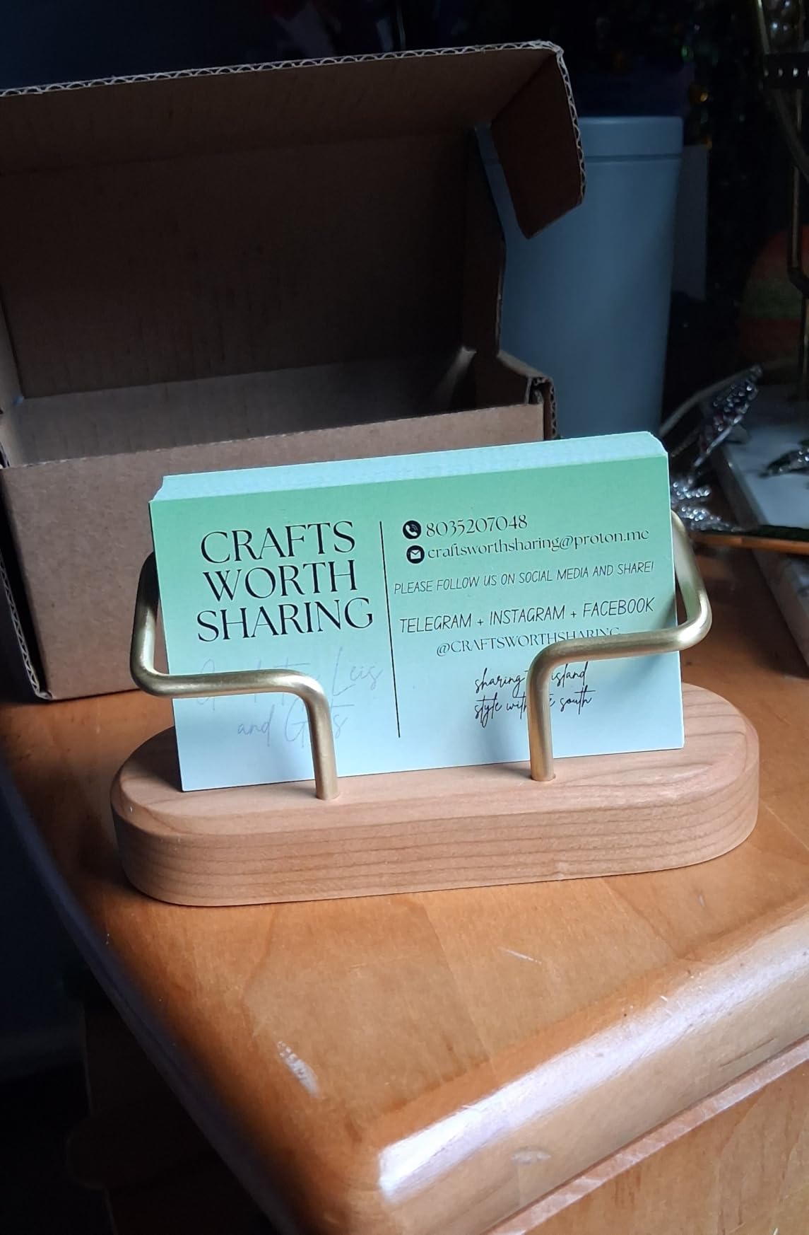 muso wood Cherry Business Card Holder for Desk, 1 Pack customer photo 1