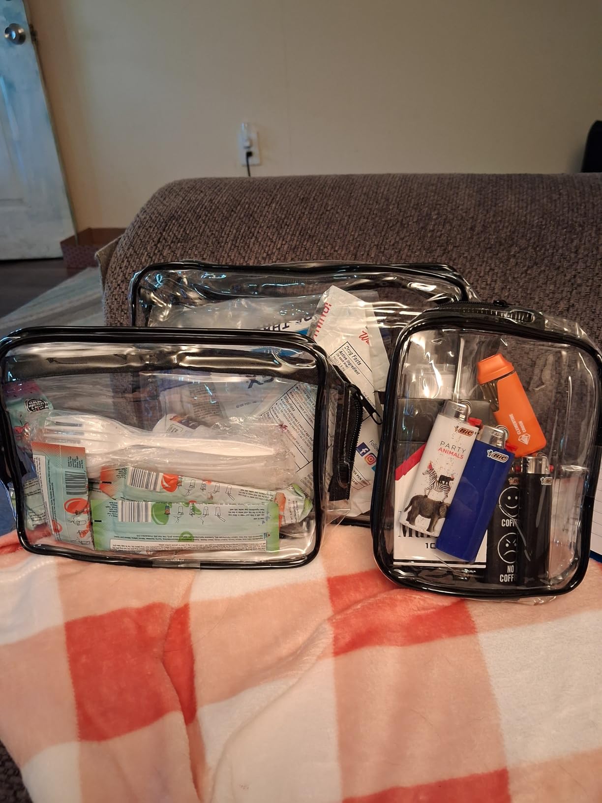 AURUZA Clear Makeup Bag,Portable Travel Toiletry Bags with Zipper, TSA Approved Clear Organizer Bags, PVC Cosmetic Pouch for Airport Airline Compliant customer photo 2