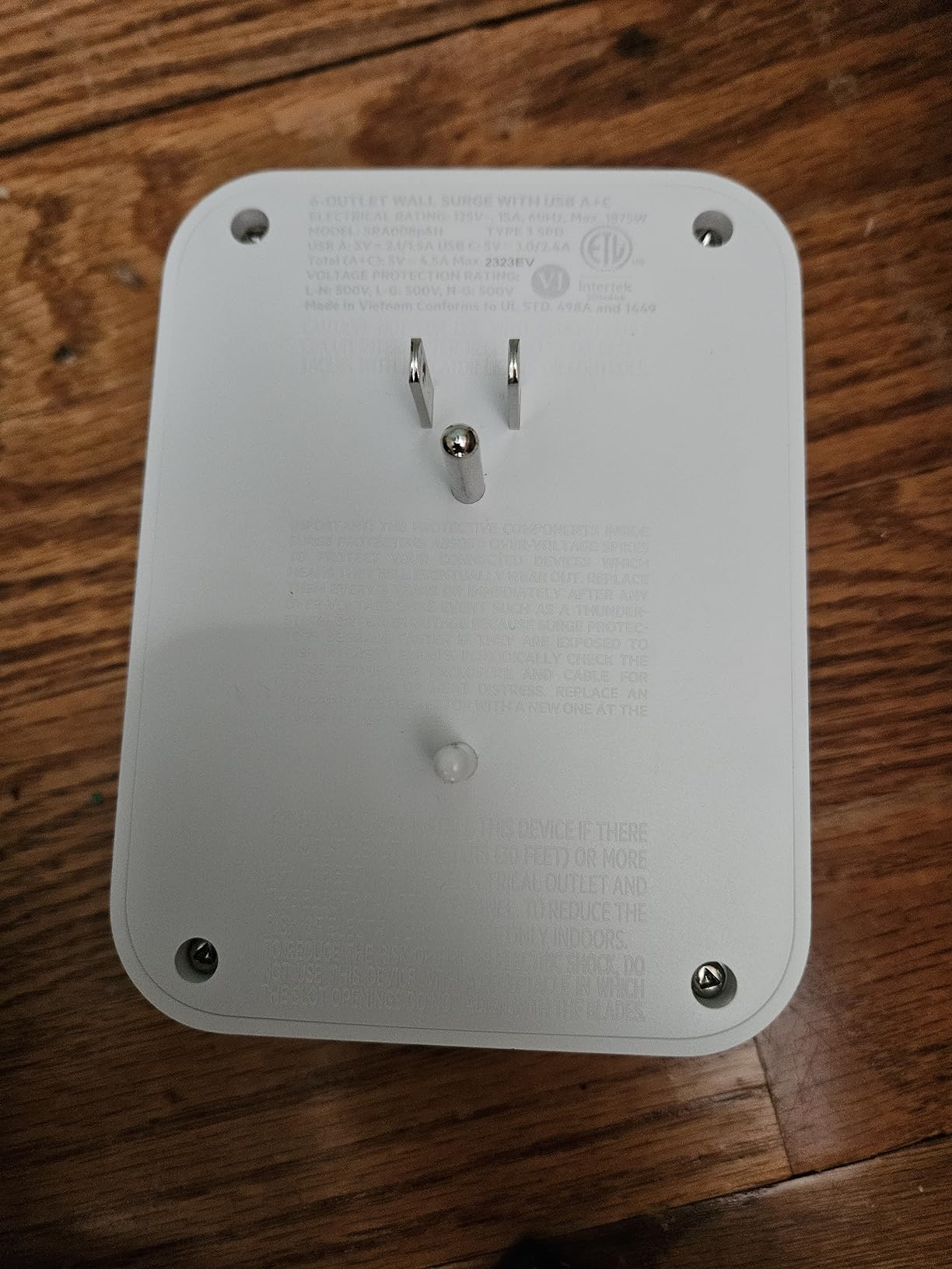Belkin 6-Outlet Surge Protector Power Strip, 1680J with USB A & USB C Ports customer photo 2