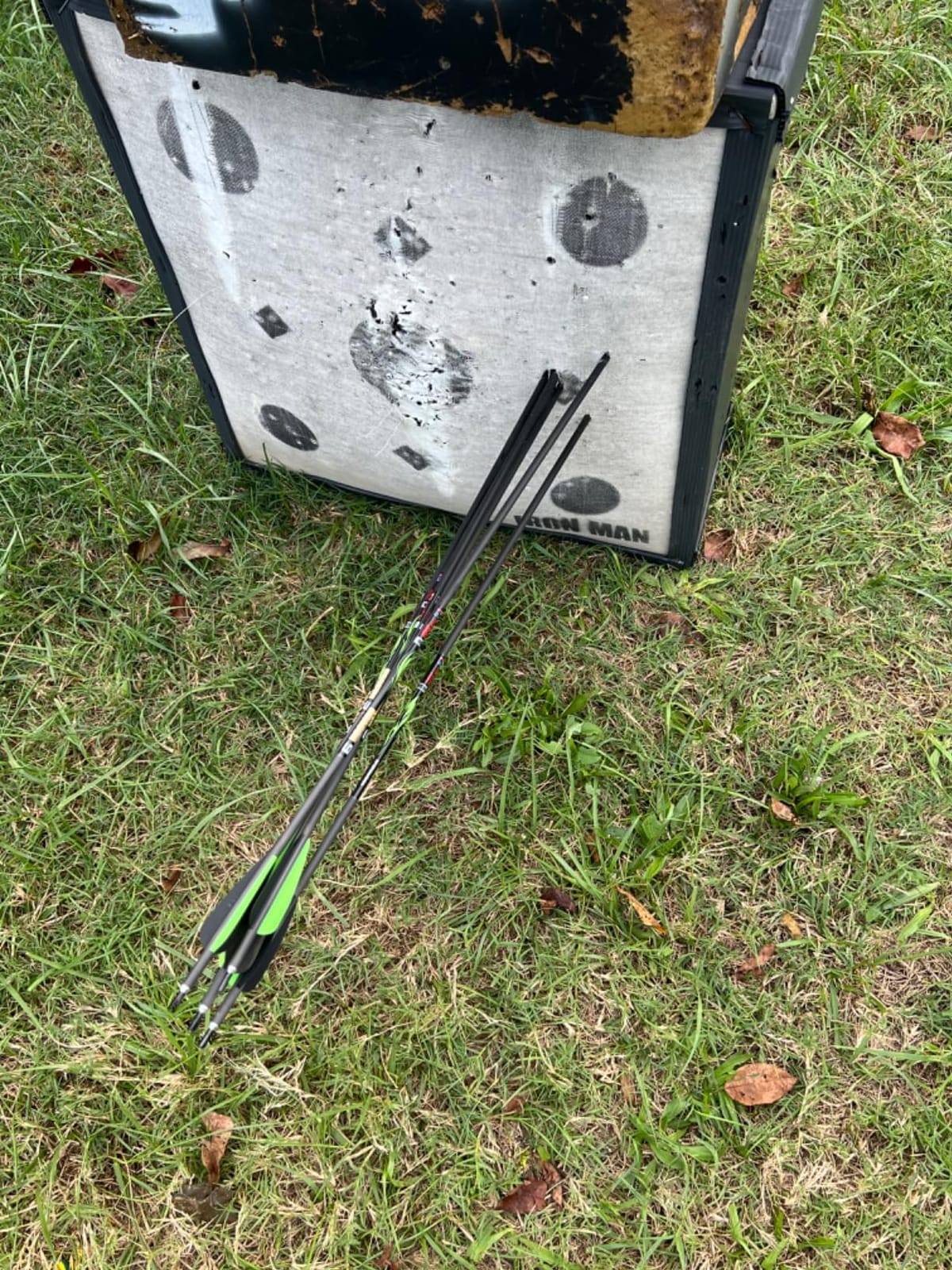 Sanlida Dragon X9 Ready to Hunt Compound Bow Kit for Adults, Archery Hunting Bow Package with 12 Carbon Arrows, Adjustable up to 70 lbs, No Bow Press Needed, Right Hand Only customer photo 2
