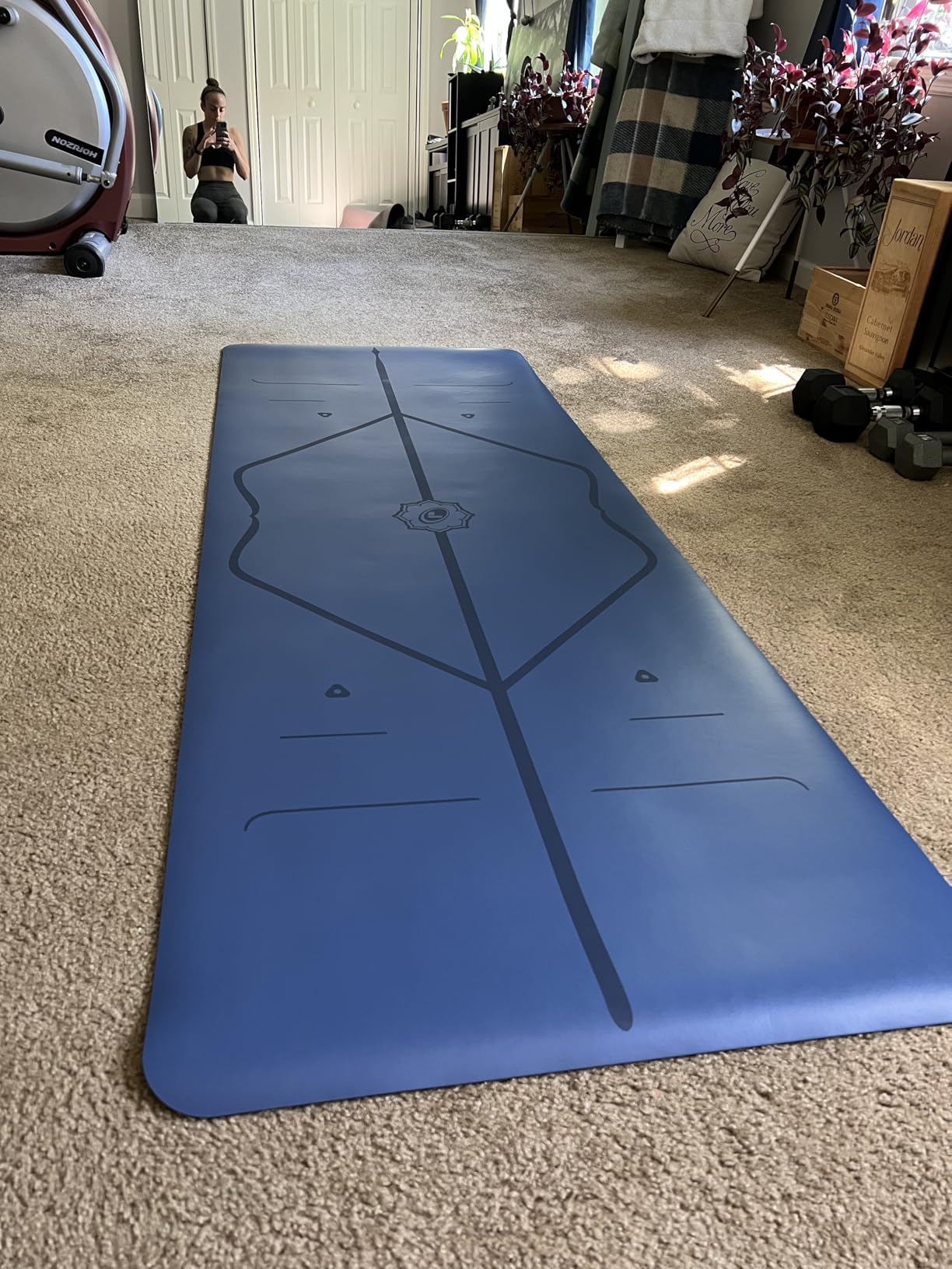 Liforme Classic Yoga Mat - Patented Alignment Design, Ultimate Grip customer photo 2