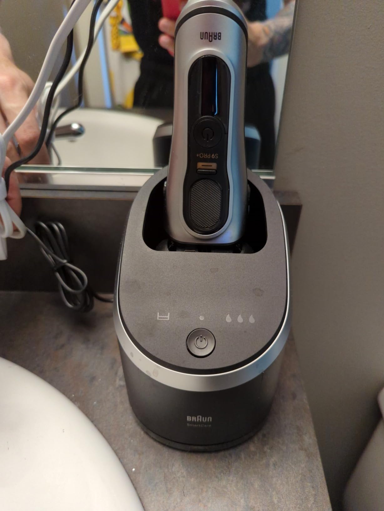 Braun Series 9 PRO+ Electric Razor for Men, 5 Pro Shave Elements & Precision Long Hair Trimmer, 6in1 SmartCare Center, Wet & Dry Electric Shaver for Smooth Skin with 60min Battery Runtime, 9567cc customer photo 1