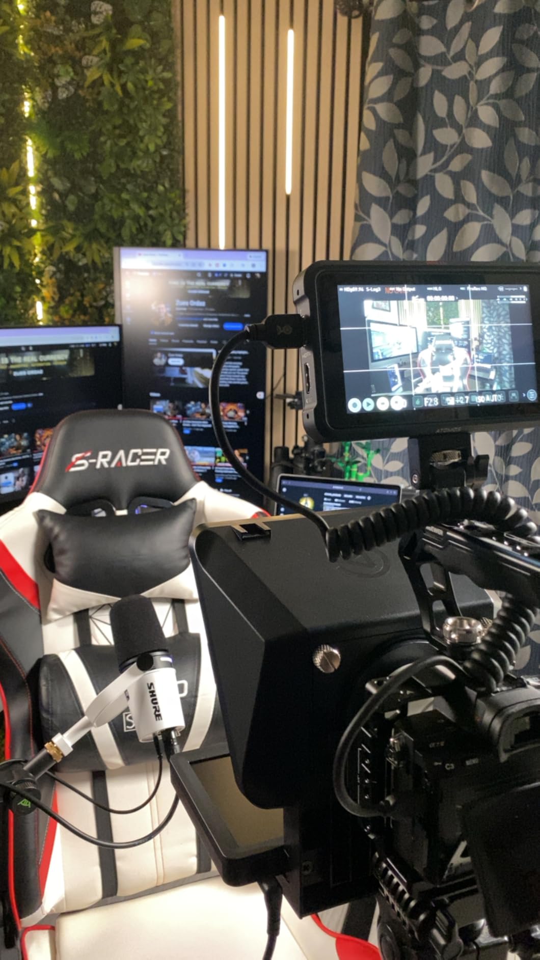 Elgato Prompter, Teleprompter with Built-in Screen, 1080p Full HD Effective Video Resolution customer photo 1