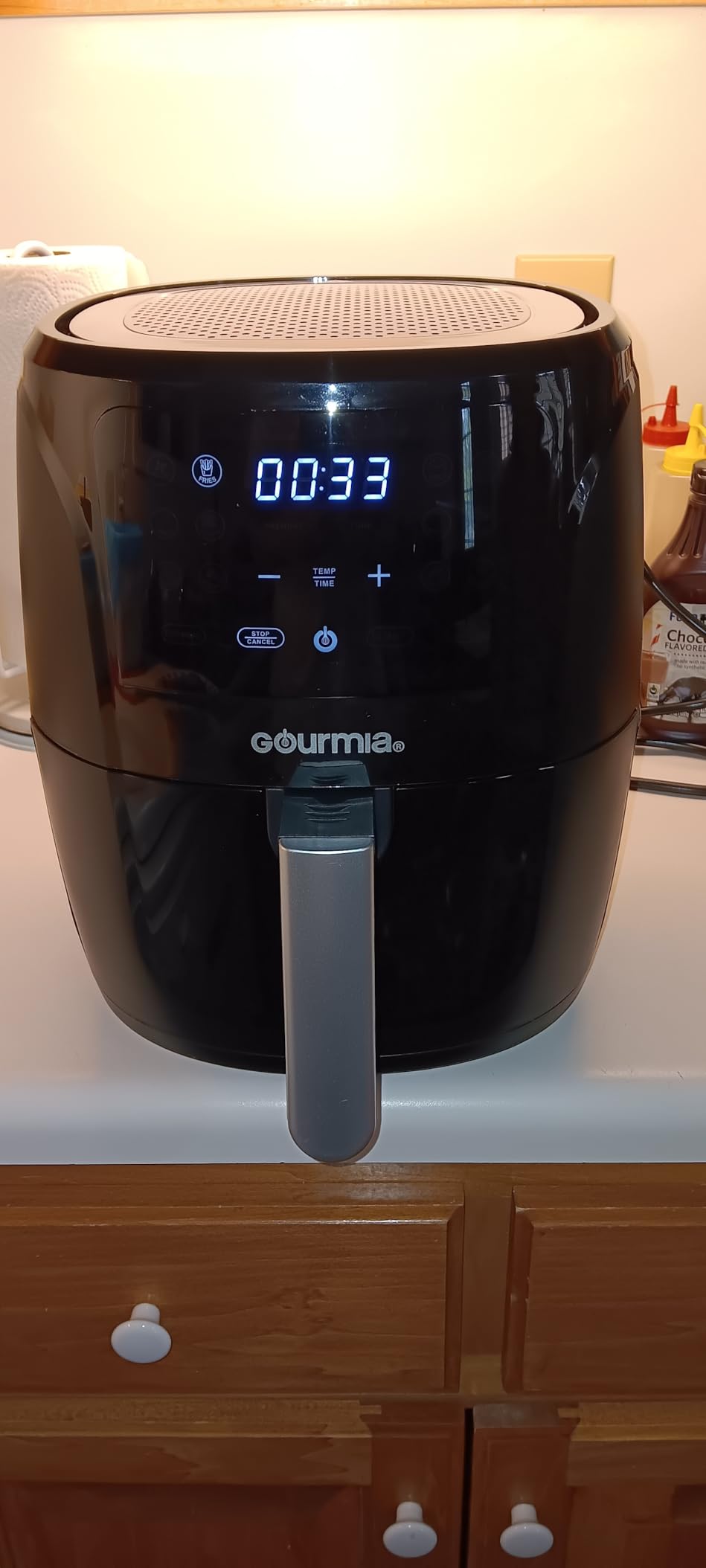 Gourmia Air Fryer - 4 Qt Capacity, FryForce360º, Digital Display with 8 Presets, Roast, Bake, Broil, Dehydrate, Dishwasher Safe Accessories, Compact, Black customer photo 1