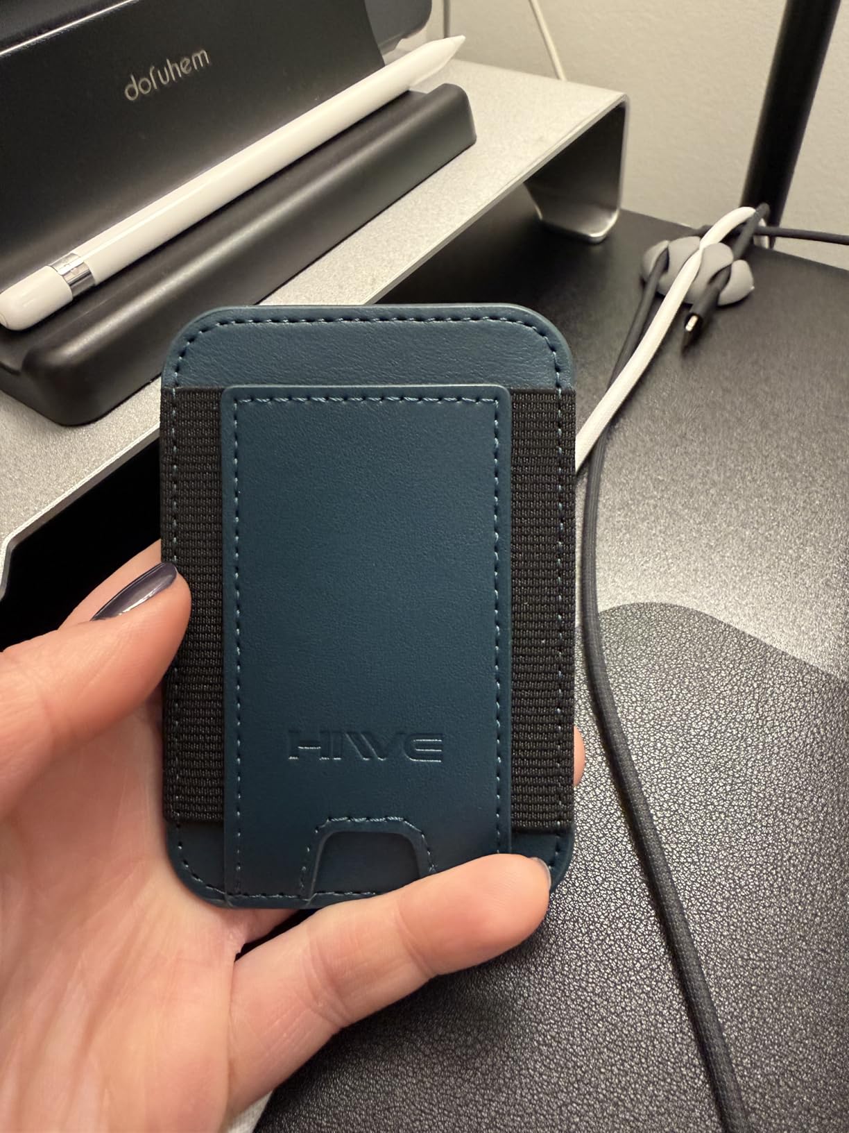 HiWe for MagSafe Wallet, 7 Cards Holder for Phone Case, RFID Blocking | Stronger Magnetic Wallet for iPhone 17 16 15 14 13 12 Series, Minimalist Slim Magnetic Phone Wallets, Black & Black customer photo 2