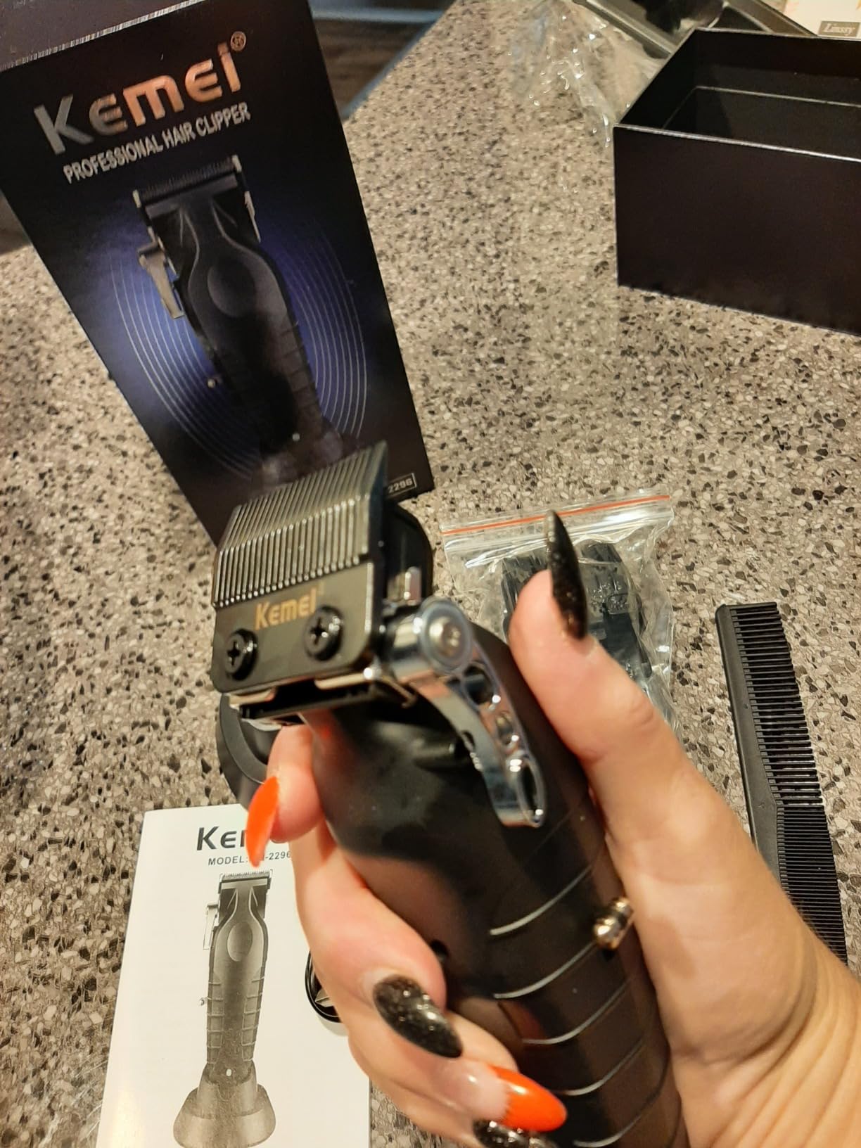 KEMEI 2296 Professional Hair Clippers for Men Cordless Hair Cutting Kits customer photo 1
