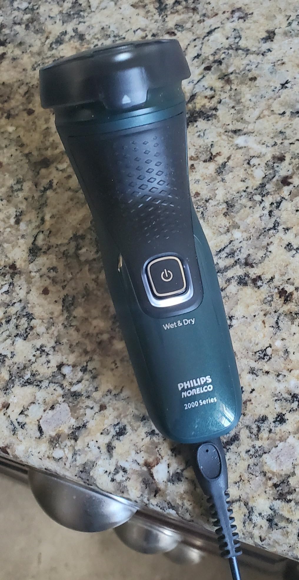 Philips Norelco 2600 Electric Shaver, Dark Forest Green customer photo 2