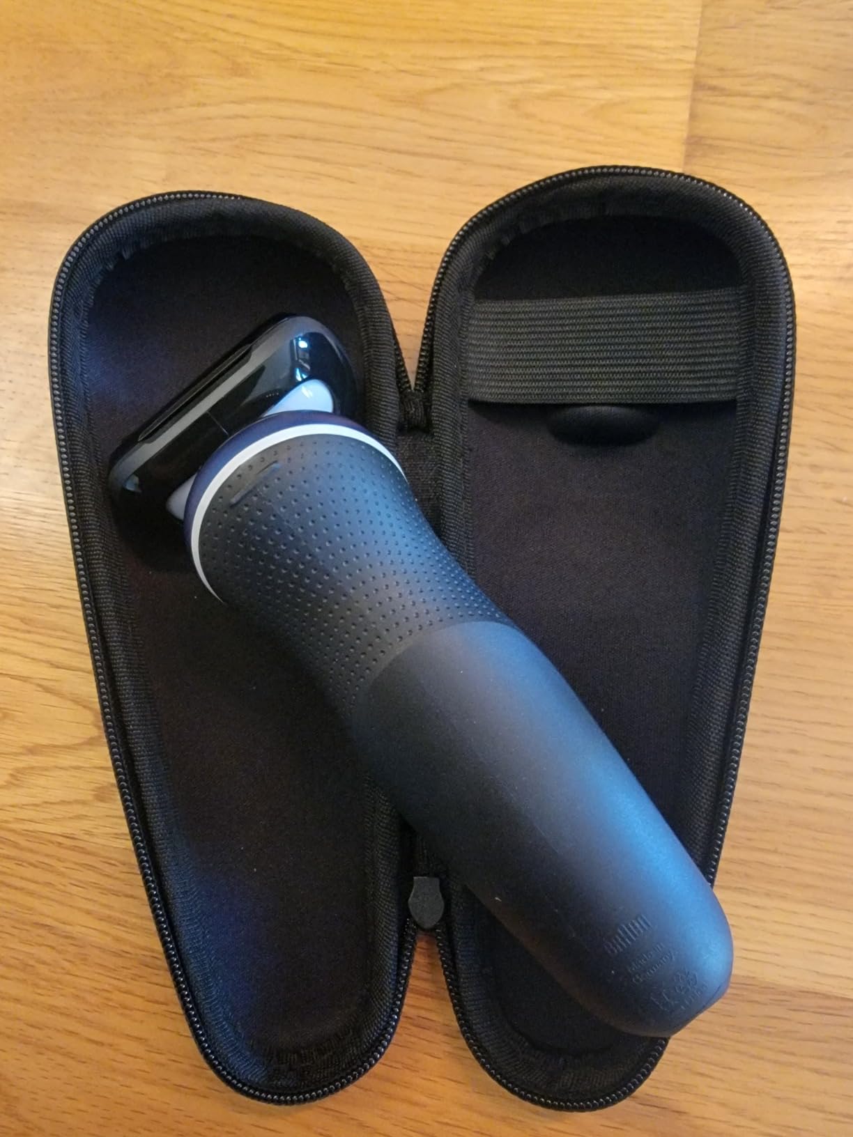Braun Electric Shaver for Men, Series 6 6172cc, Wet & Dry Shave, Shaving Kit with SmartCare Center and Precision Trimmer customer photo 1