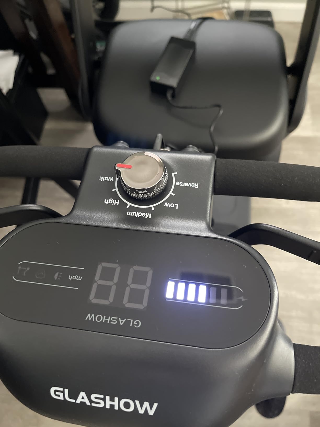 Glashow S3 Folding Mobility Scooter for Seniors & Adults – 4-Wheel All-Terrain Electric Scooter, 25 Mile Range, 6 MPH, 265 lb Capacity, Reverse, LED Lights & Basket – Gray customer photo 2