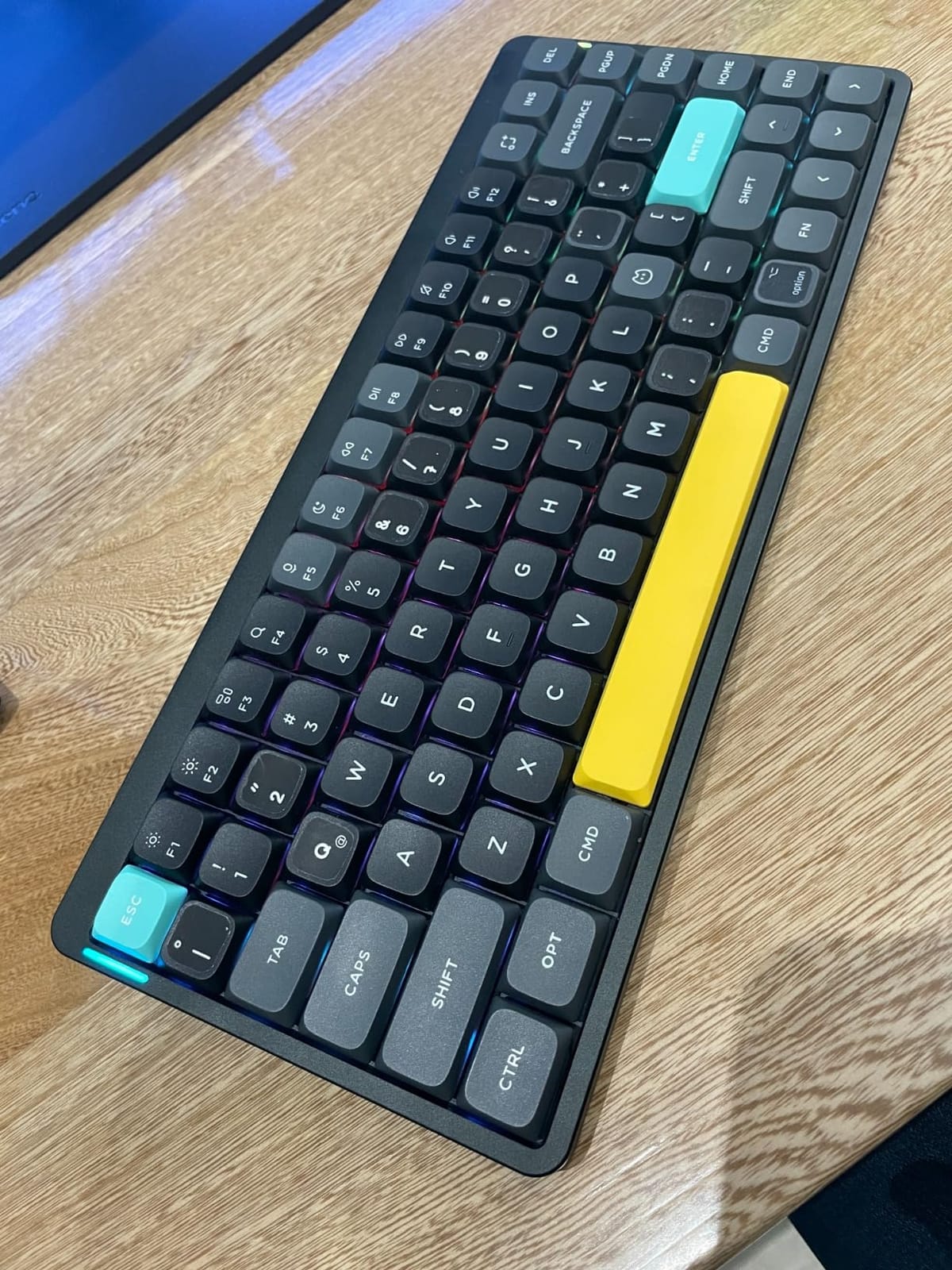 NuPhy Air75 V2 Portable 75% low profile Mechanical Keyboard,Wireless Keyboard,Supports Bluetooth/2.4G/USB-C RGB Bluetooth Keyboards,Compatible with Windows/Mac OS/Linux Systems-Gateron Cowberry Switch customer photo 1