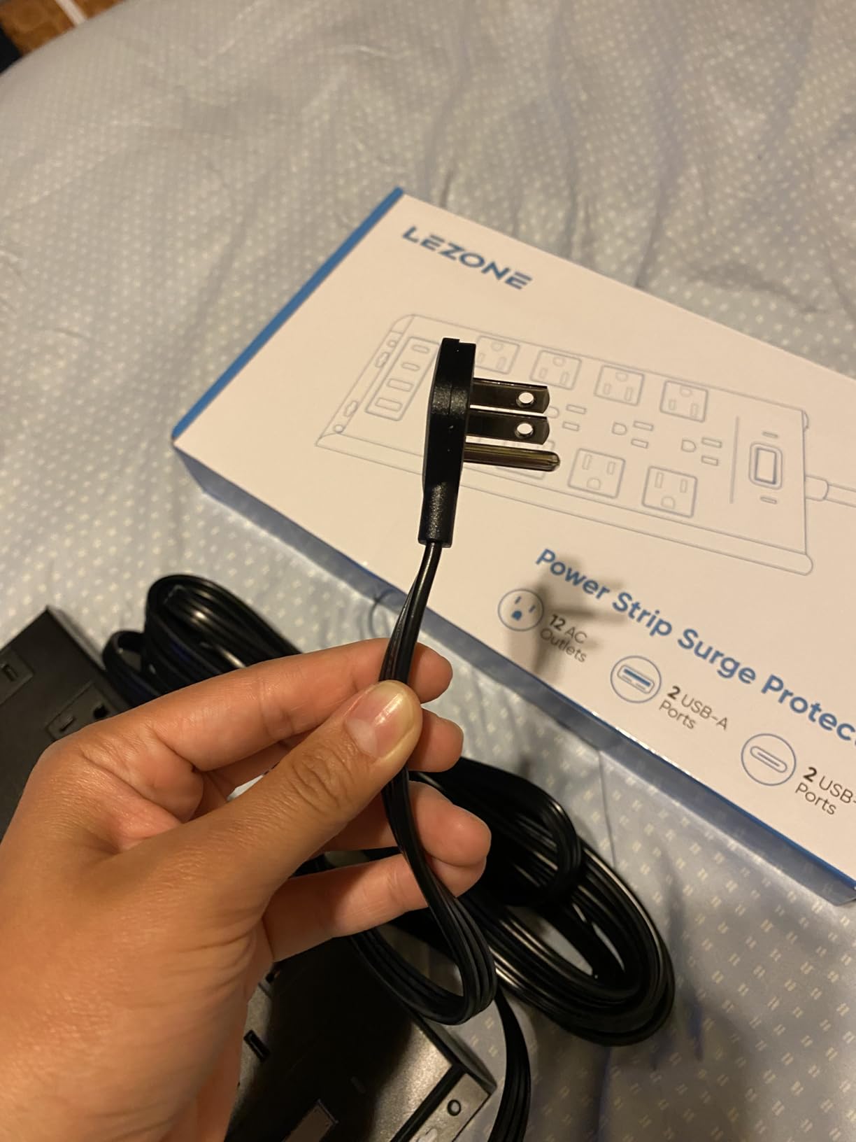 Surge Protector Power Strip 4800J, LeZone 10Ft Long Extension Cord Flat Plug, 12 Outlets 2 USB C 2 USB Ports, Wall Mountable, Desk Charging Station, Black customer photo 2