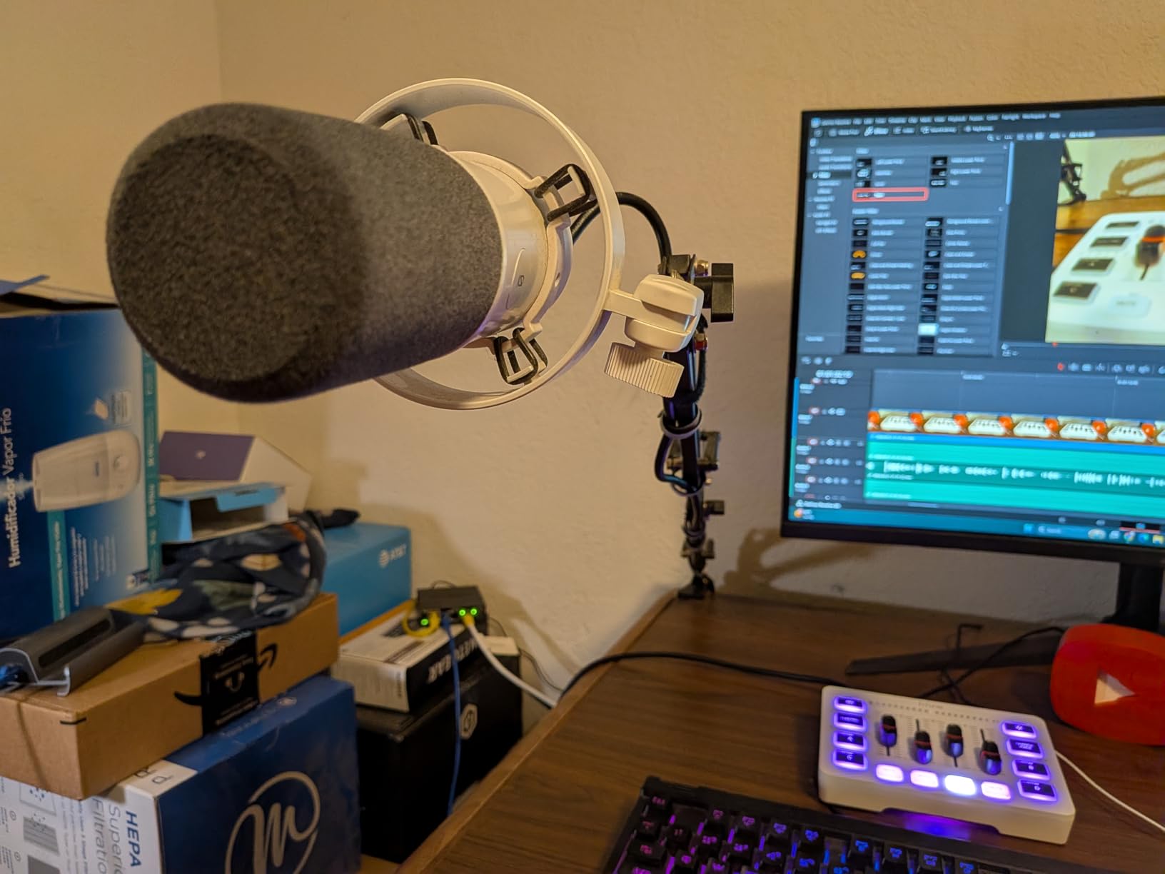 FIFINE AmpliTank K688W Studio XLR Dynamic Microphone, USB PC Podcast Mic customer photo 2
