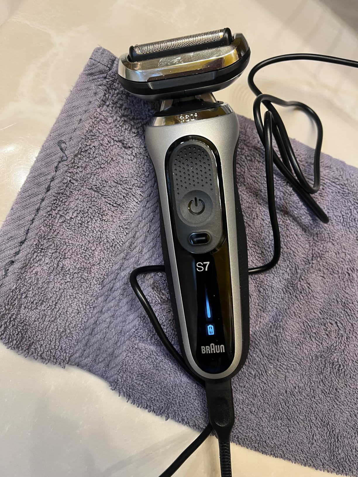 Braun Series 7 Electric Shaver for Men, Wet & Dry Foil Razor, 4-in-1 SmartCare Clean & Charge Center, Beard Trimmer Attachment, Stubble Attachment, Travel Case, Grey 7185cc customer photo 1