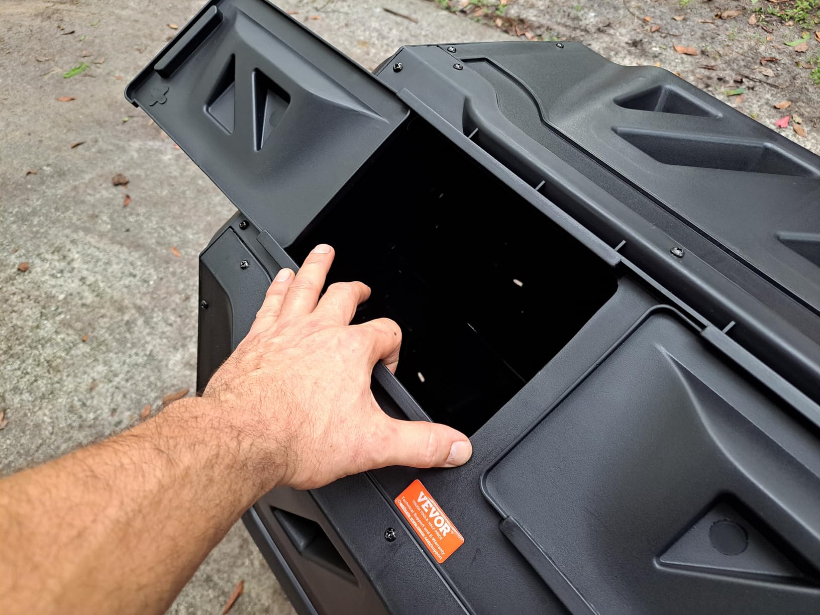 VEVOR Compost Bin, 43-Gal Dual Chamber Composting Tumbler, Large Tumbling Rotating Composter with 2 Sliding Doors and Steel Frame, BPA Free Composter Bin Tumbler for Garden, Kitchen, Yard, Outdoor | for Families and Gardeners, with 360° Tumbling, Sliding Door, Air Vents, PP Body and Metal Frame for 4-6 Week Composting customer photo 2