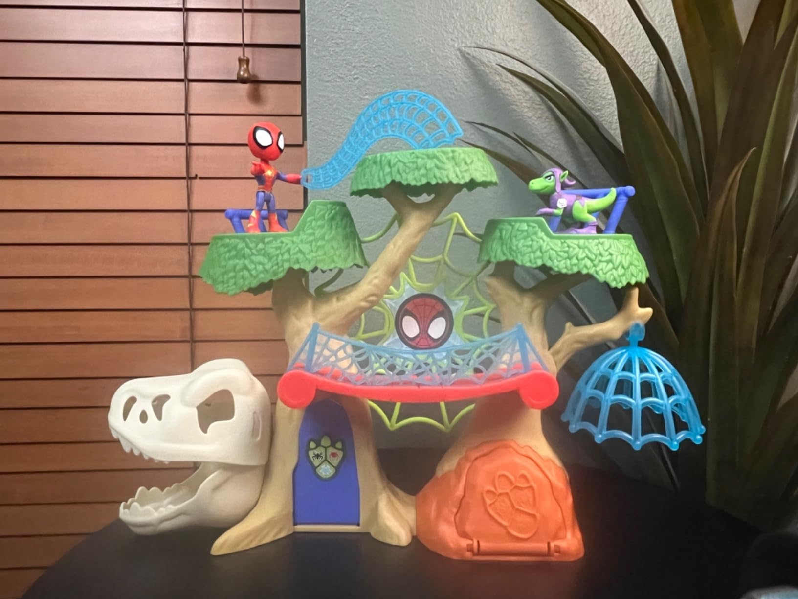 Marvel Spidey and His Amazing Friends Dino-Webs Treehouse Playset, Spider-Man & Goblin Raptor 4-Inch-Scale Action Figure Set, Ages 3 & Up customer photo 2