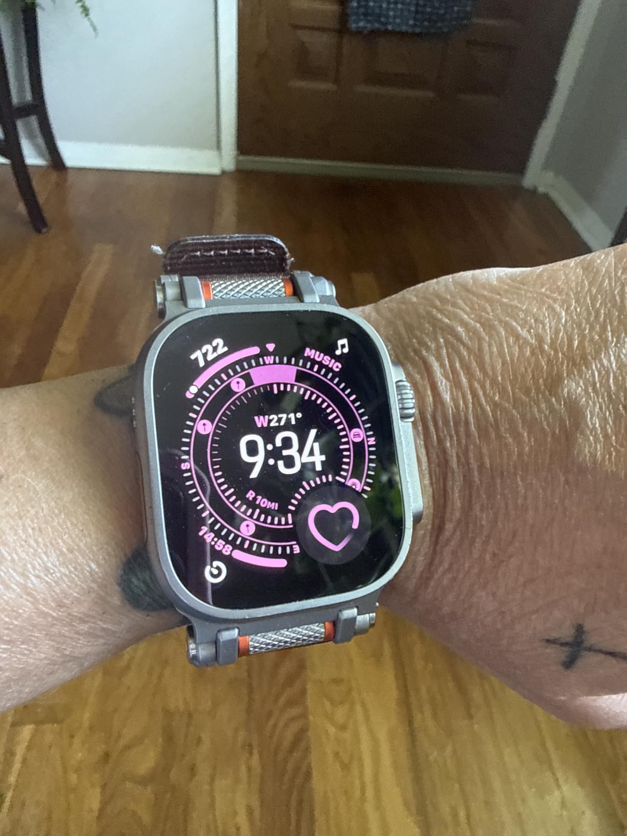Apple Watch Ultra 2 [GPS + Cellular, 49mm] - Titanium Case with Blue Ocean Band, One Size (Renewed) customer photo 2