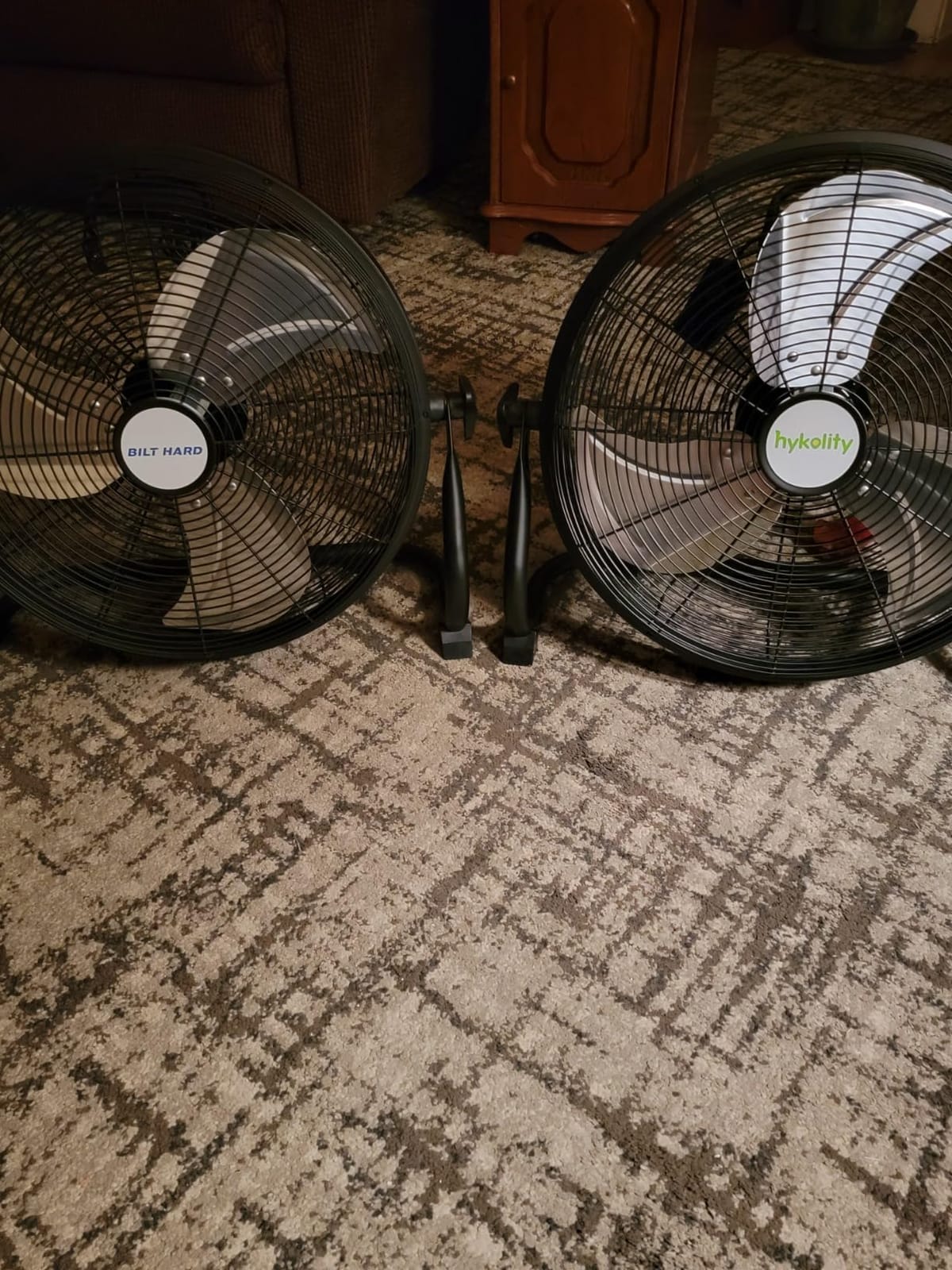 BILT HARD 16 Inch Rechargeable Battery Operated Outdoor Floor Fan, 15600mAh Battery Powered High Velocity Portable Fan with Metal Blade, USB Output for Travel, Camping, Backyard customer photo 2