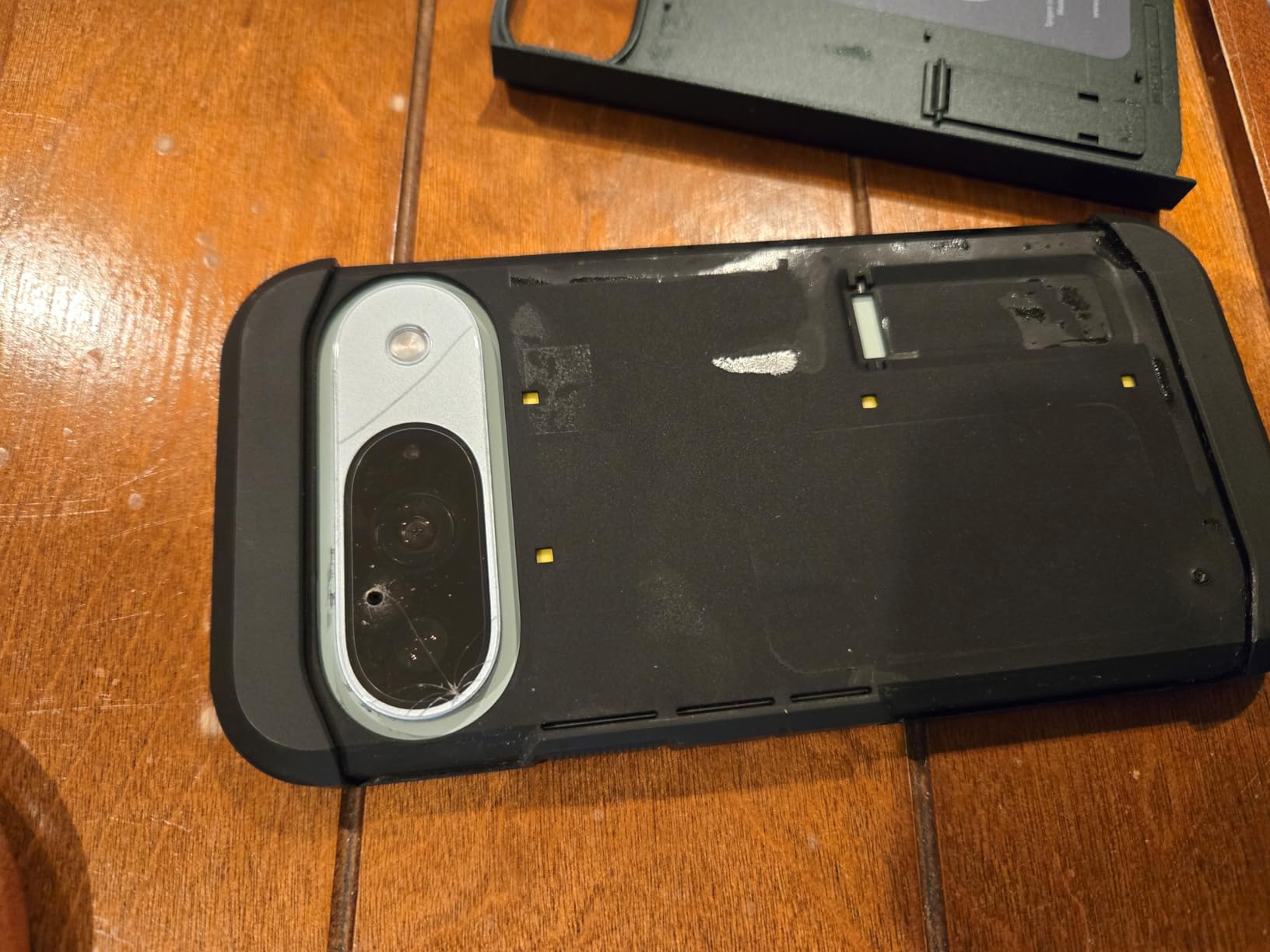 Spigen Tough Armor Designed for Pixel 9 Case/Pixel 9 Pro Case (2024) [Kickstand] [Military-Grade Protection] - Black customer photo 1