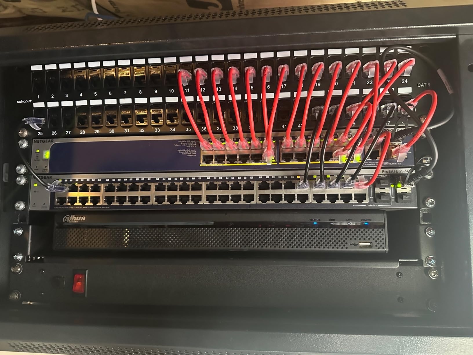 Sokqovt Patch Panel 24 Port Cat6 with Coupler Keystone, Cat6 Network Patch Panel 10G No Punch Down, Time-Saver Ethernet 1U Rj45 Panel with Sturdy Back Bar, 19 Inch Coupler Network Panel customer photo 2