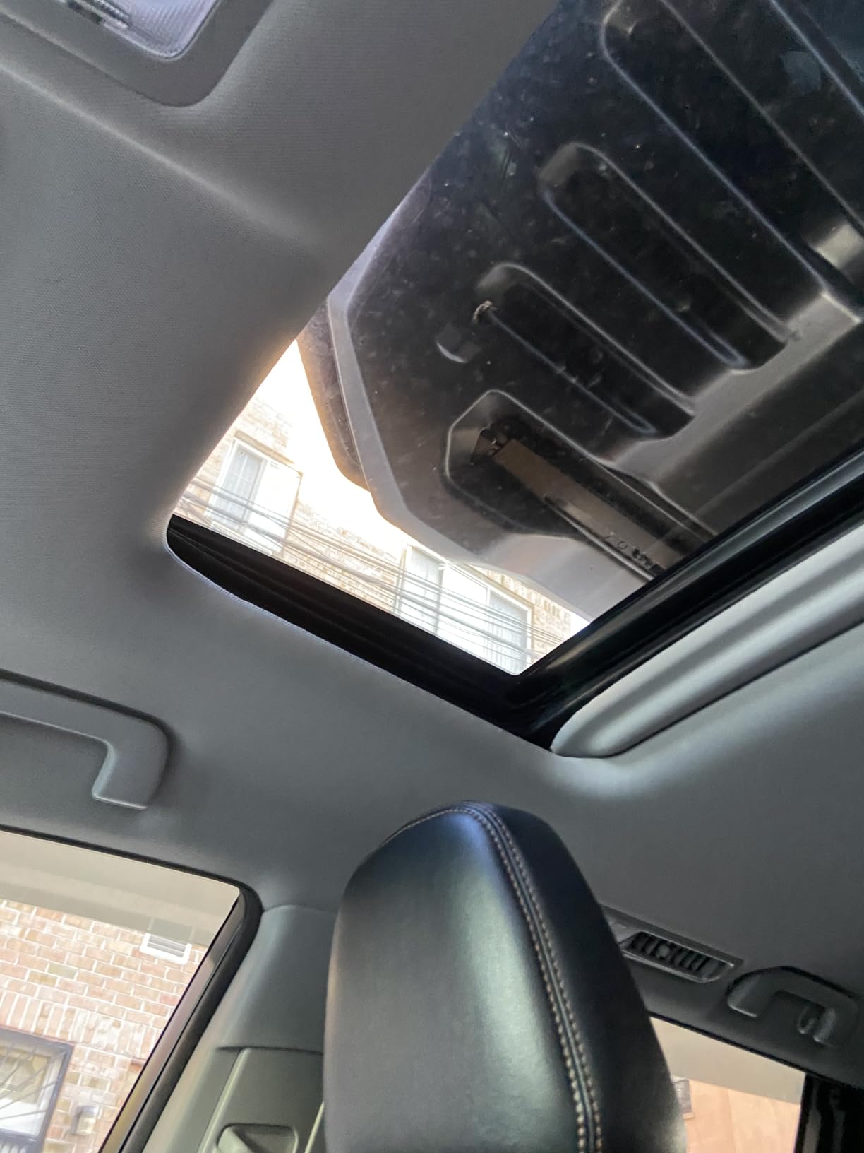 Thule Motion 3 Rooftop Box customer photo 2