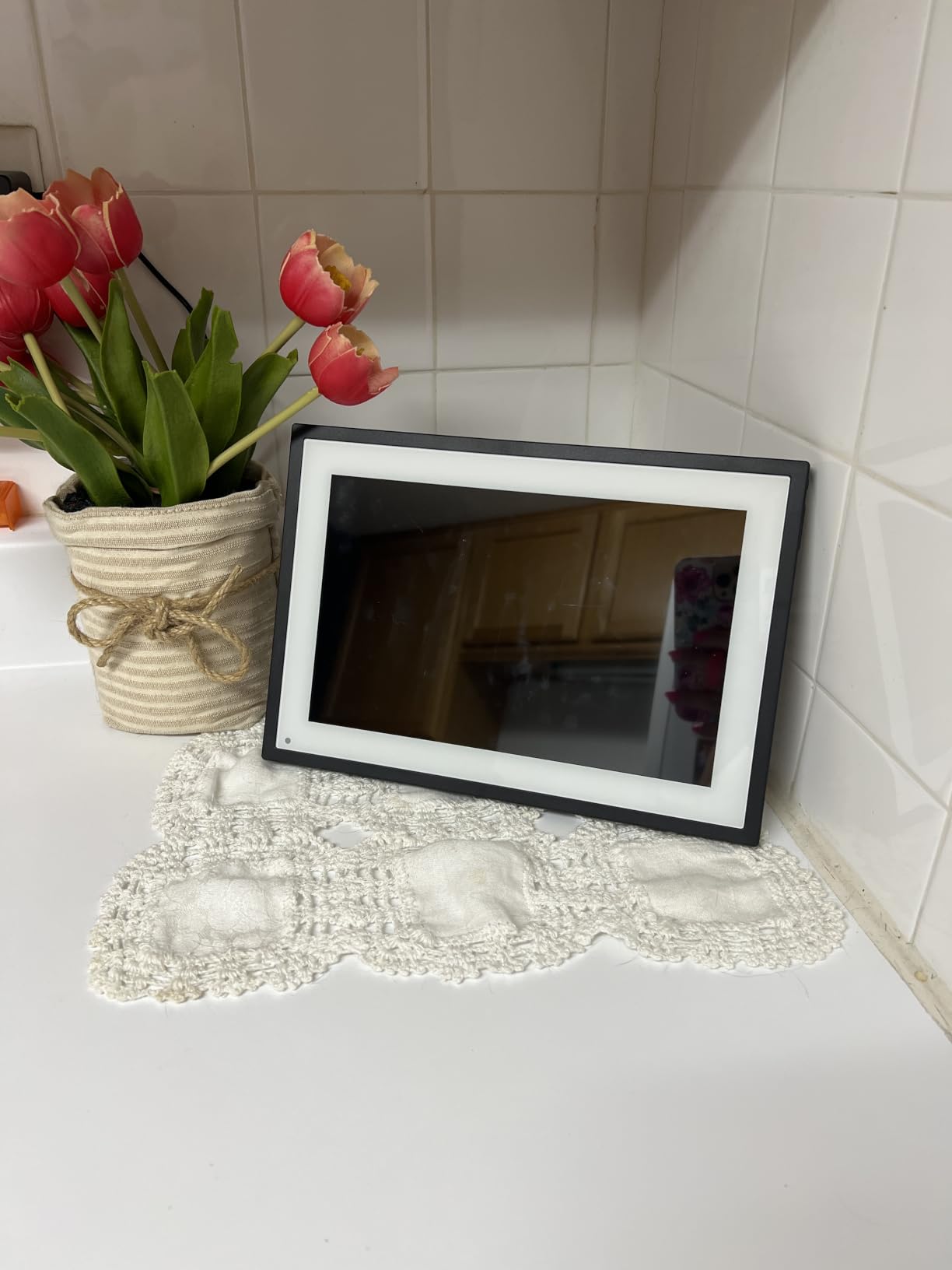 Dragon Touch 10.1'' WiFi Digital Picture Frame | 1280*800 HD IPS Touch Screen Digital Photo Frame Share Photos/Videos Instantly via Free App Best Gifts for Mom, Women customer photo 2