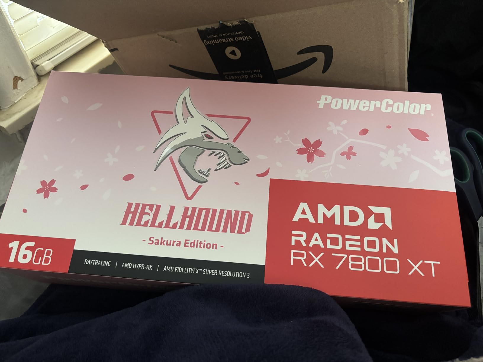 PowerColor Hellhound Sakura AMD Radeon 7800 XT 16GB GDDR6 Graphics Card customer photo 1