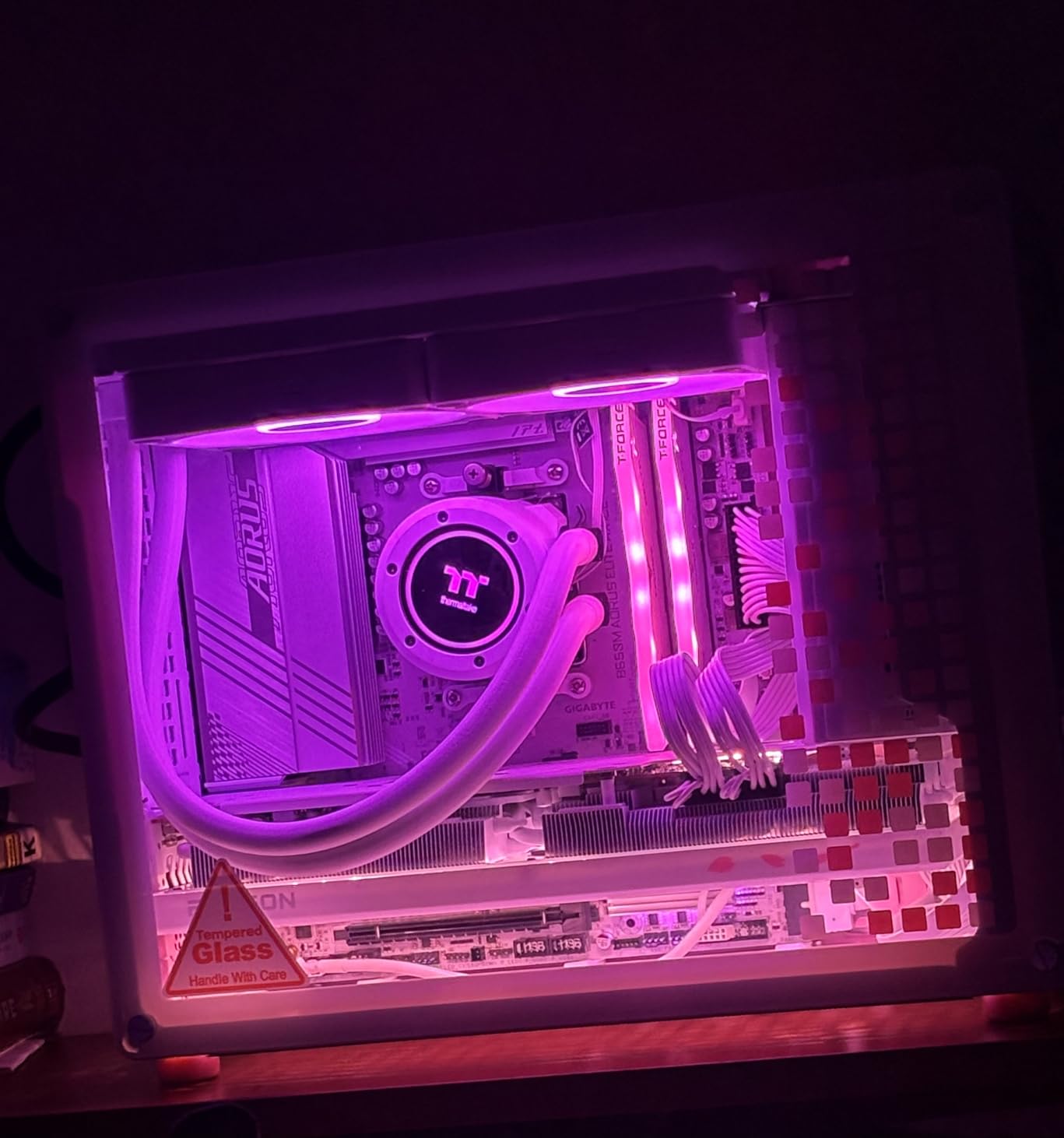PowerColor Hellhound Sakura AMD Radeon 7800 XT 16GB GDDR6 Graphics Card customer photo 2