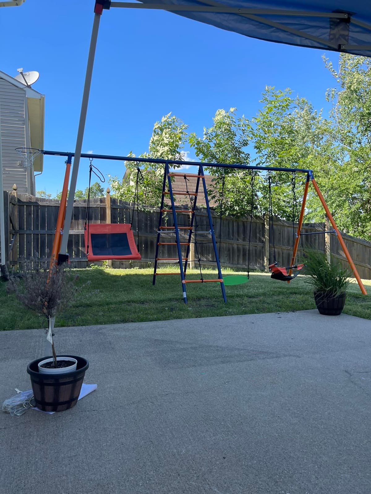 Swing Sets for Backyard 700 lb - 6 in 1 Playground Sets with 3 Swings Seats customer photo 1