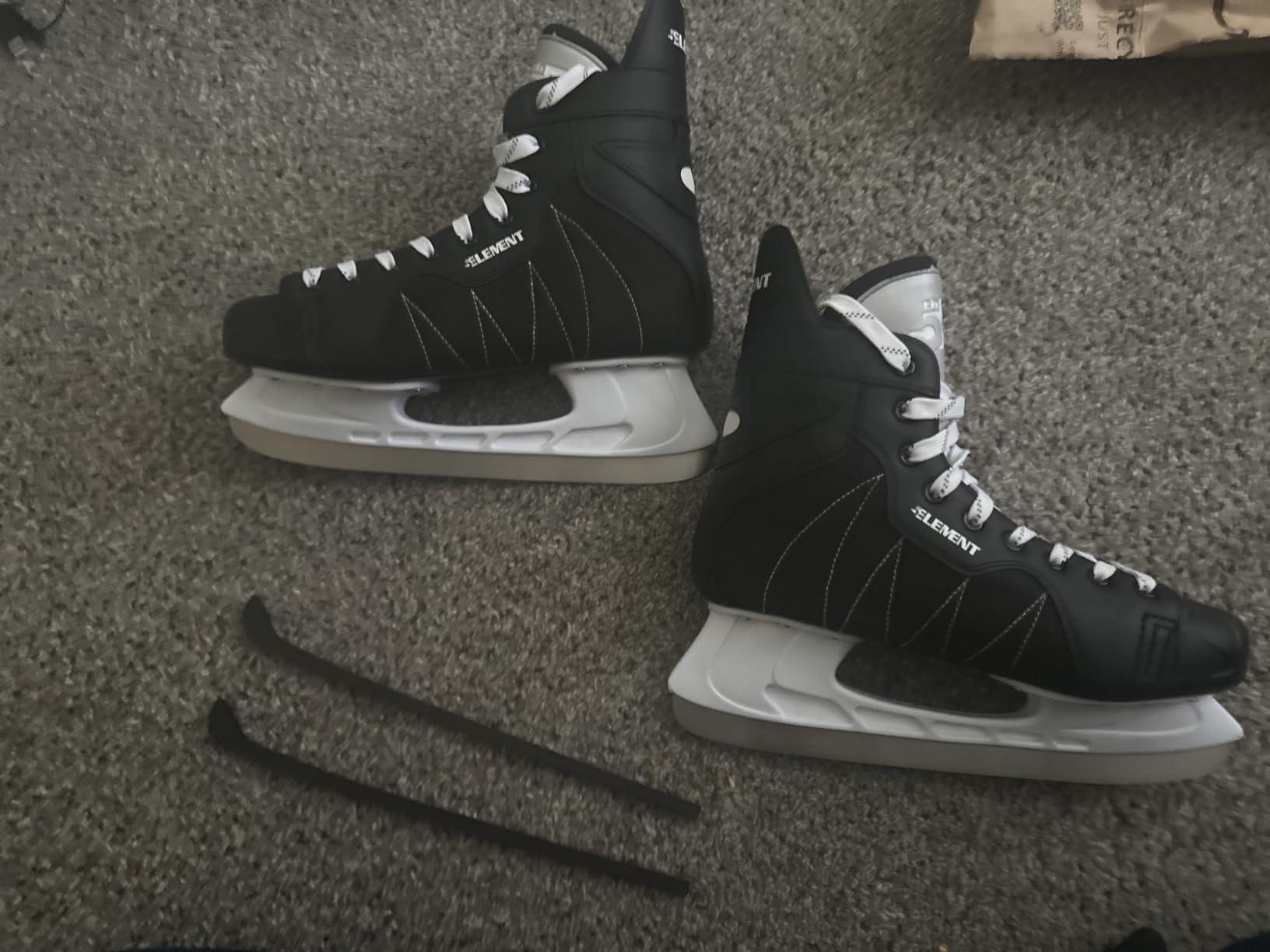 5th Element Stealth Men’s Recreational Ice Hockey Skates – True-to-Size customer photo 1