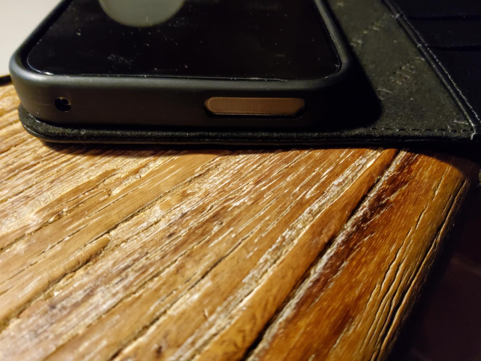 Porter Riley - Leather Case for Google Pixel 9 / 9 Pro. Premium Genuine Leather Stand Case/Wallet/Cover (Chocolate Brown) customer photo 1