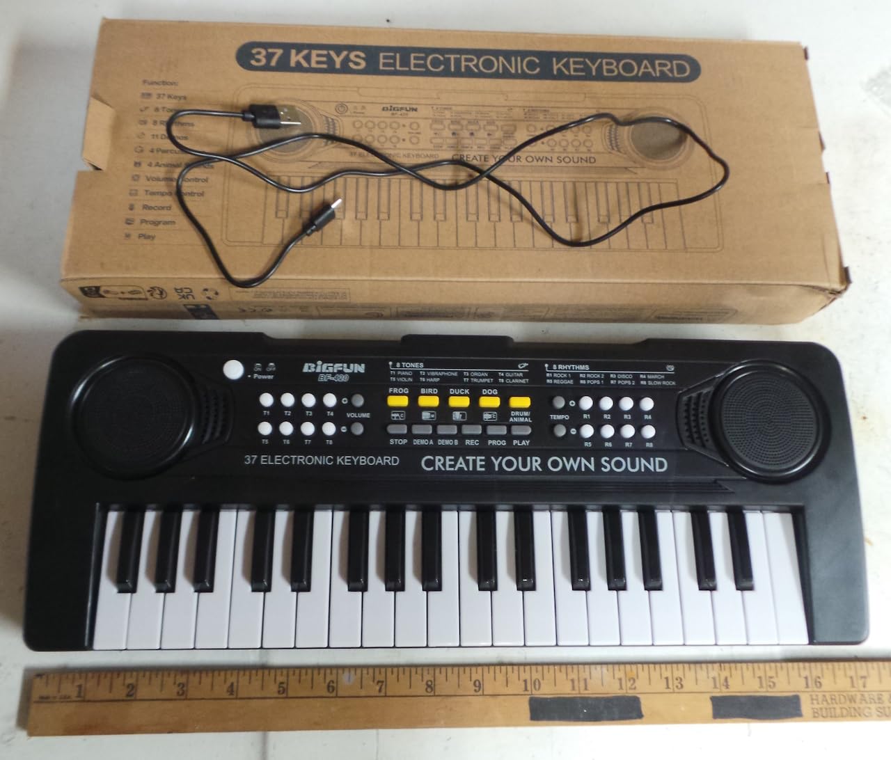 Raimy 37 Keys Electronic Keyboard Piano for Kids 3 4 5 6 7 8 9 Year Old customer photo 1