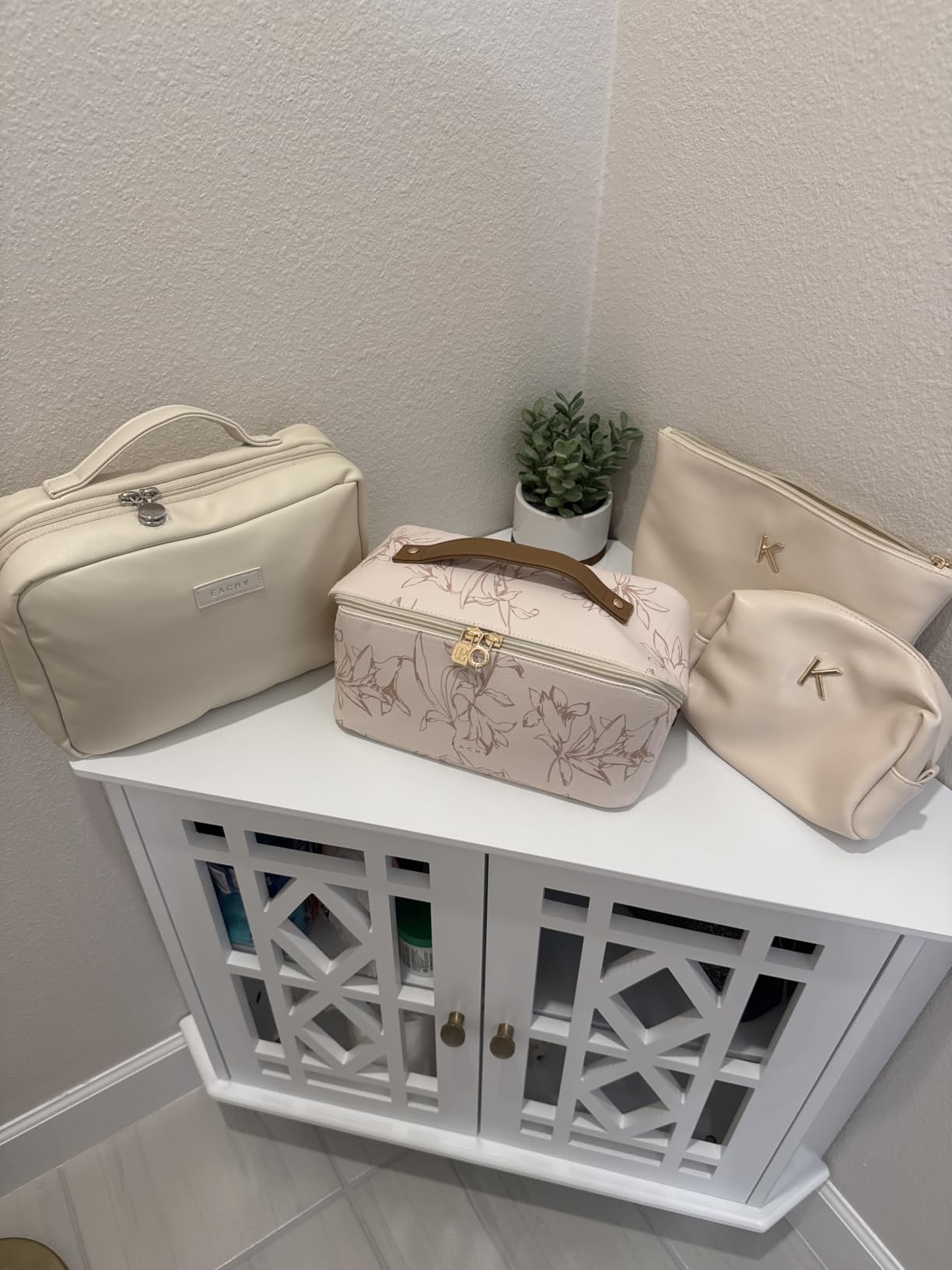 EACHY Travel Makeup Bag, Floral Cosmetic Bag for Women, Beige, Medium customer photo 2