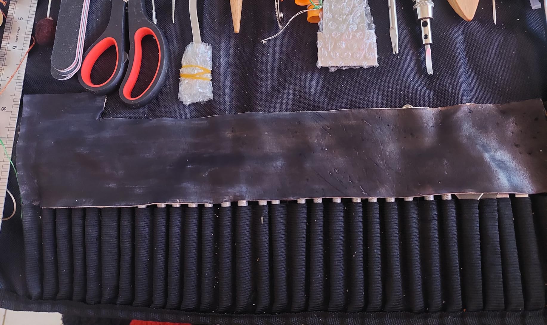 QMNNMA 102PCS Leather Working Tools, Leather Tooling Kit customer photo 2