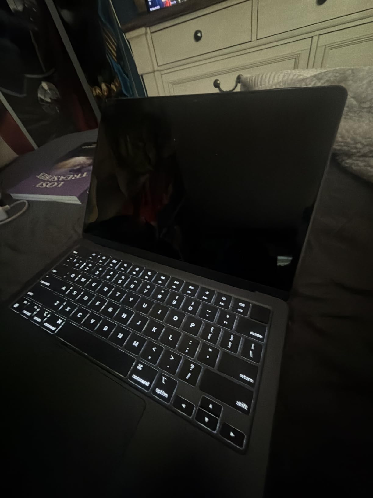 Apple 2024 MacBook Air with Apple M3 Chip, 13-inch, 8GB RAM, 512GB SSD Storage, Midnight (Renewed) customer photo 1