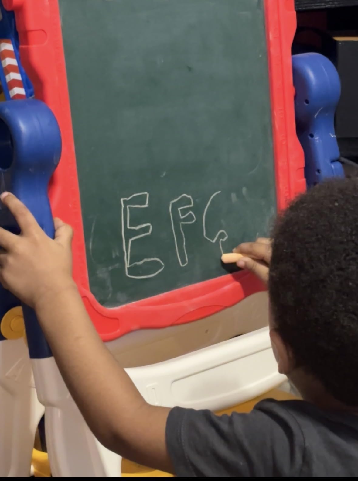 Kids Easel for Toddlers Age 3-4 Art Magnetic White Board & Chalkboard Double Side Adjustable Stand Art Easel Drawing Writing Learning Educational Toys for 3 4 5 Year Boys Girls Birthday Gifts customer photo 2