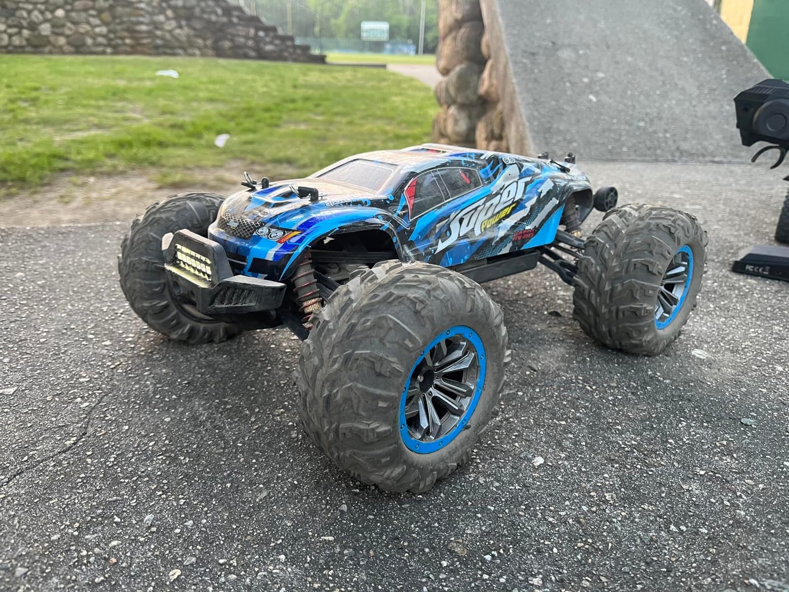 Hosim 1/10 Off Road RC Cars Fast 68KM/H, RTR Brushless RC Car for Adults customer photo 1